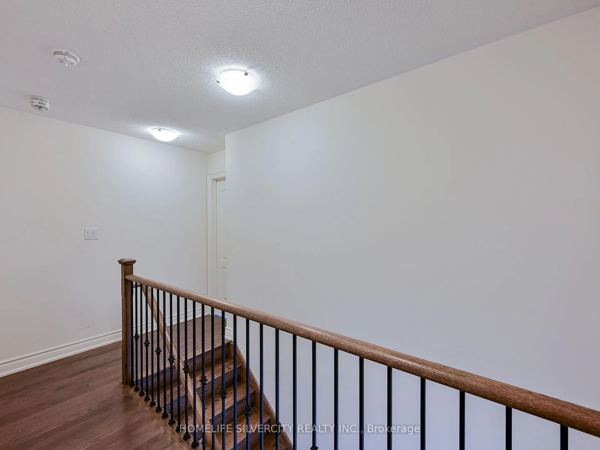 Photo 24 of 23 Temple Manor Road, Brampton, Bram West — HOMEH