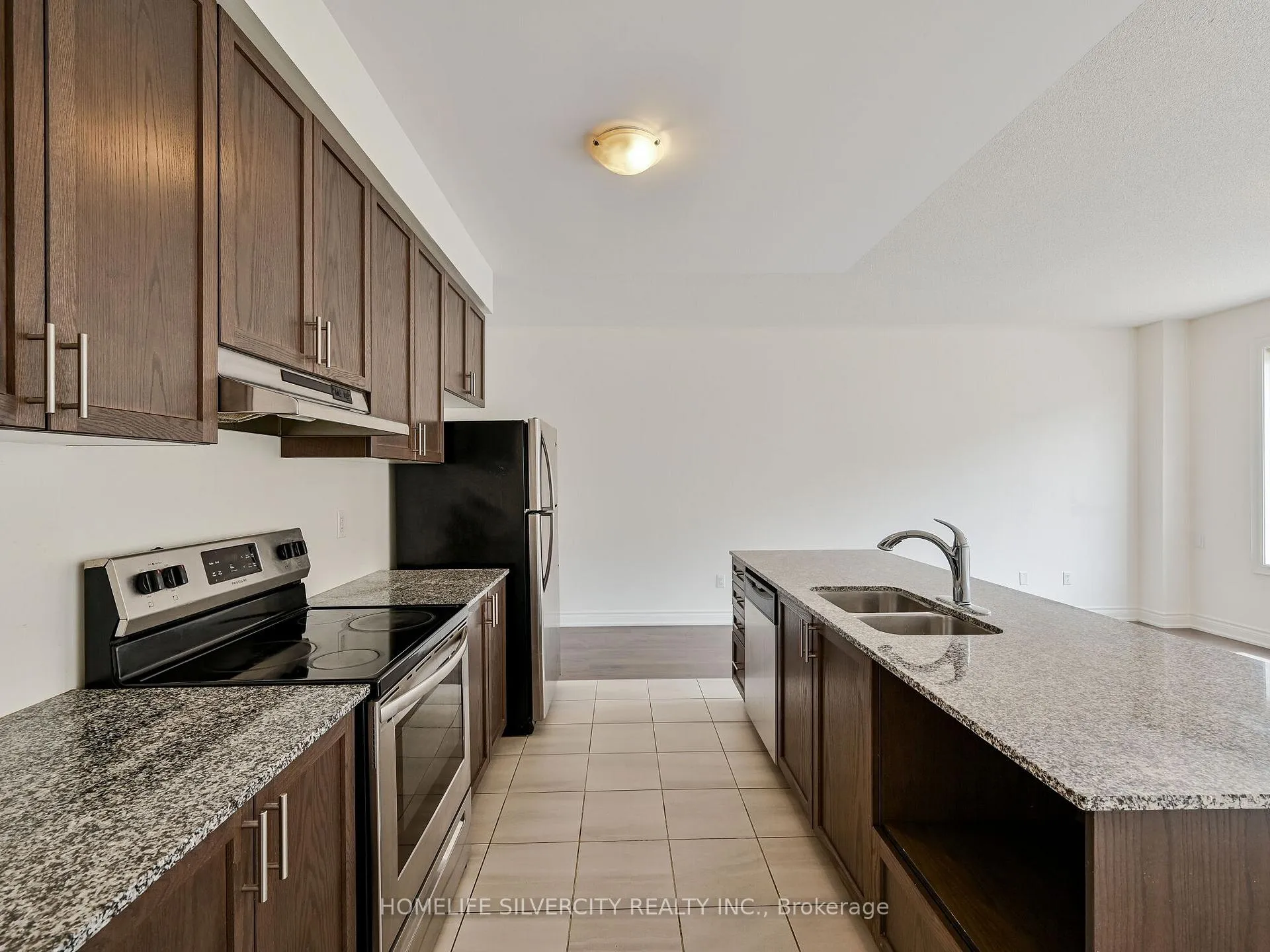 Photo 28 of 23 Temple Manor Road, Brampton, Bram West — HOMEH