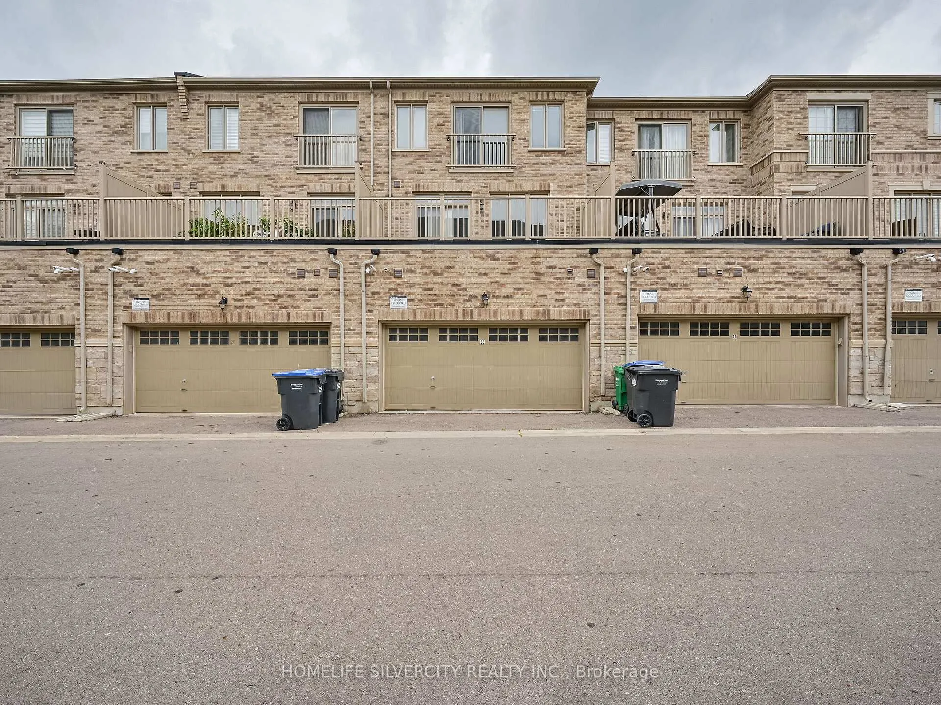 Photo 32 of 23 Temple Manor Road, Brampton, Bram West — HOMEH