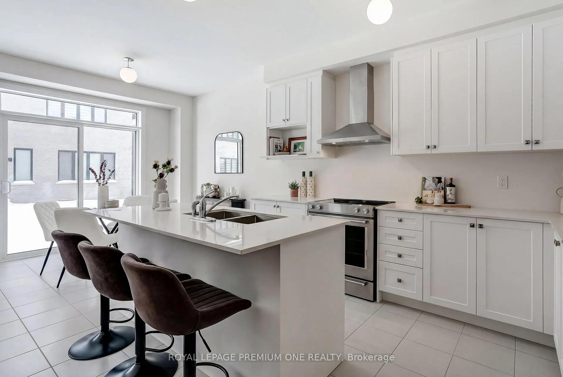 Photo 13 of 445 Kennedy Circle, Milton, Cobban — HOMEH