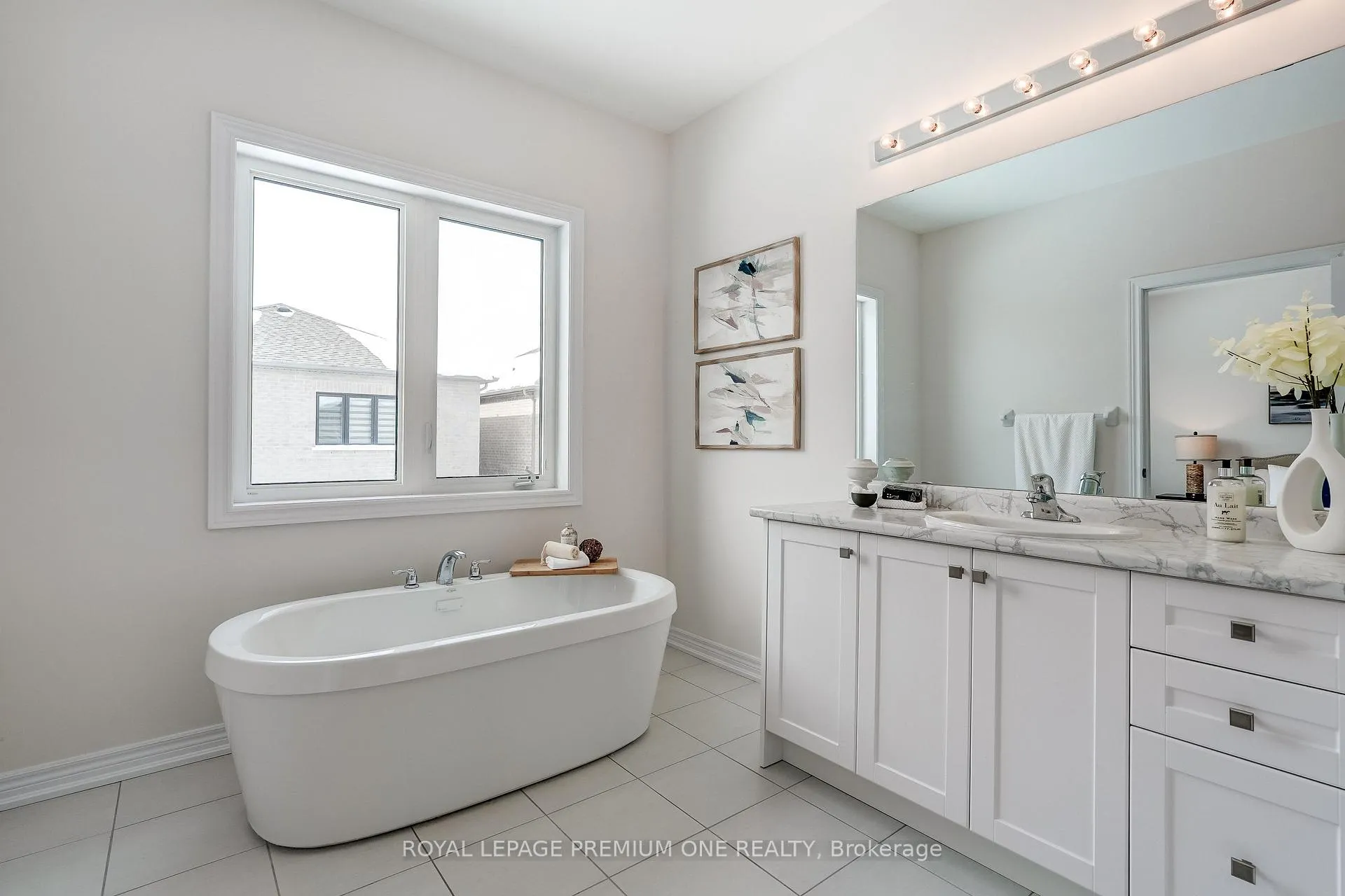 Photo 24 of 445 Kennedy Circle, Milton, Cobban — HOMEH