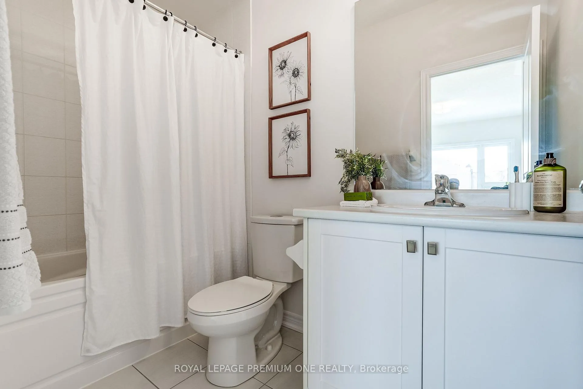 Photo 37 of 445 Kennedy Circle, Milton, Cobban — HOMEH