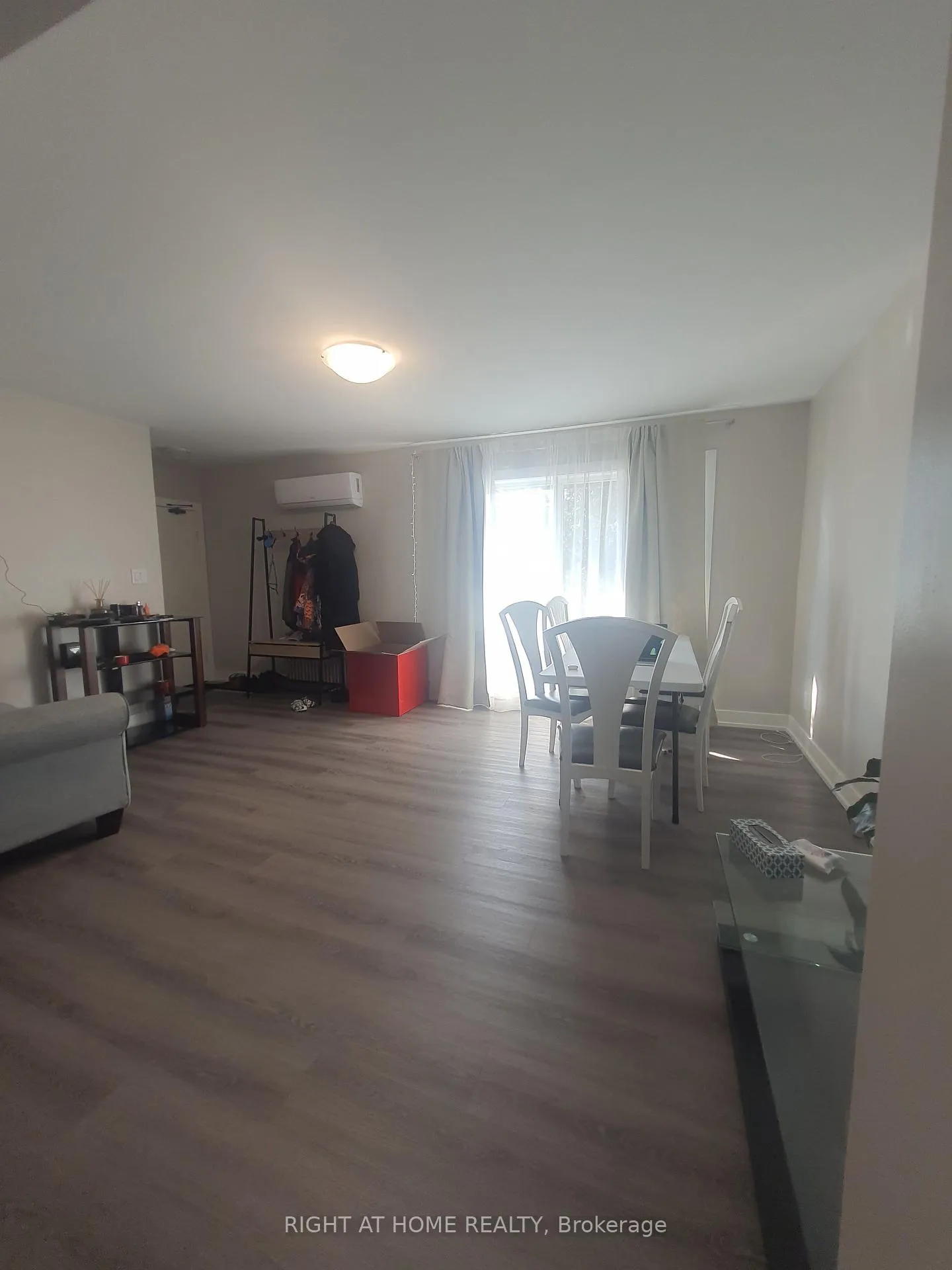 Photo 3 of Unit 3, 165 Berry Road, Etobicoke, Stonegate-Queensway — HOMEH