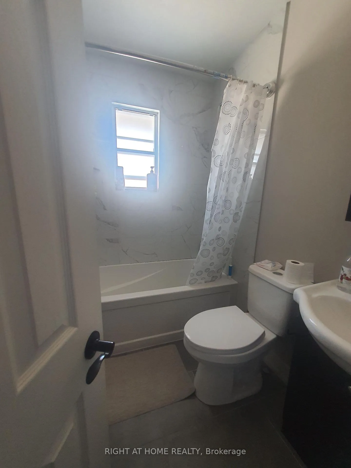 Photo 11 of Unit 3, 165 Berry Road, Etobicoke, Stonegate-Queensway — HOMEH