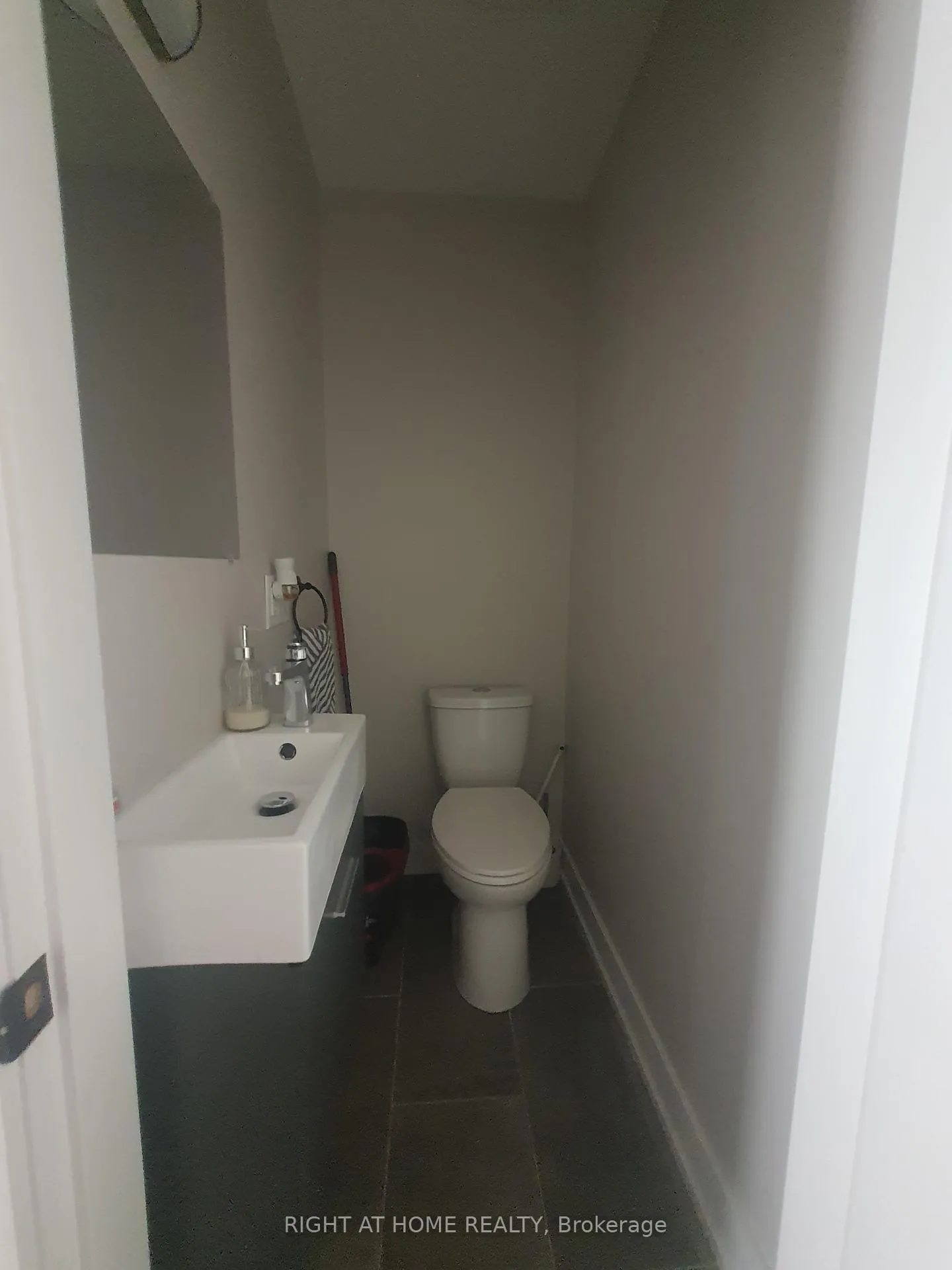 Photo 13 of Unit 3, 165 Berry Road, Etobicoke, Stonegate-Queensway — HOMEH