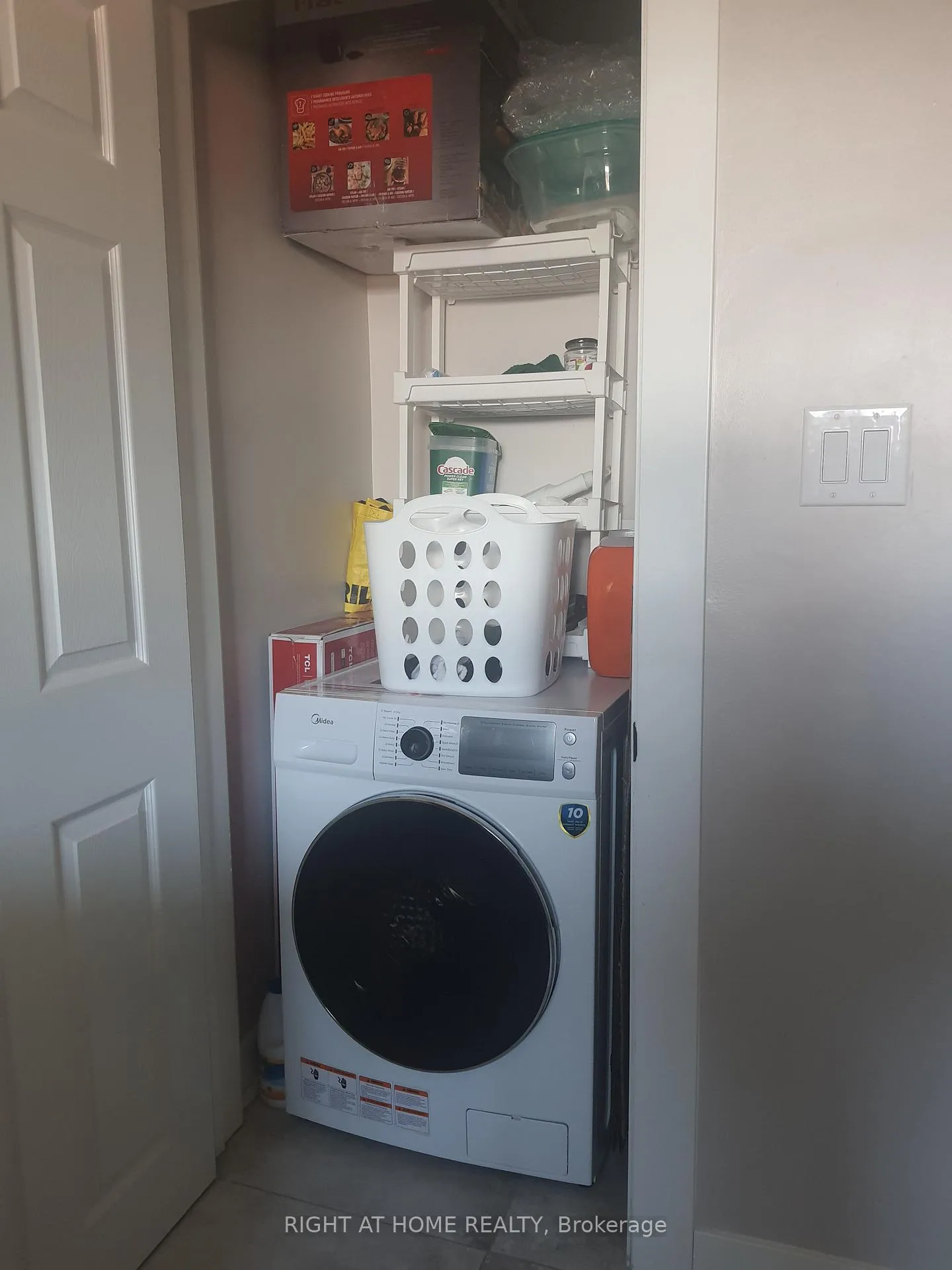 Photo 14 of Unit 3, 165 Berry Road, Etobicoke, Stonegate-Queensway — HOMEH