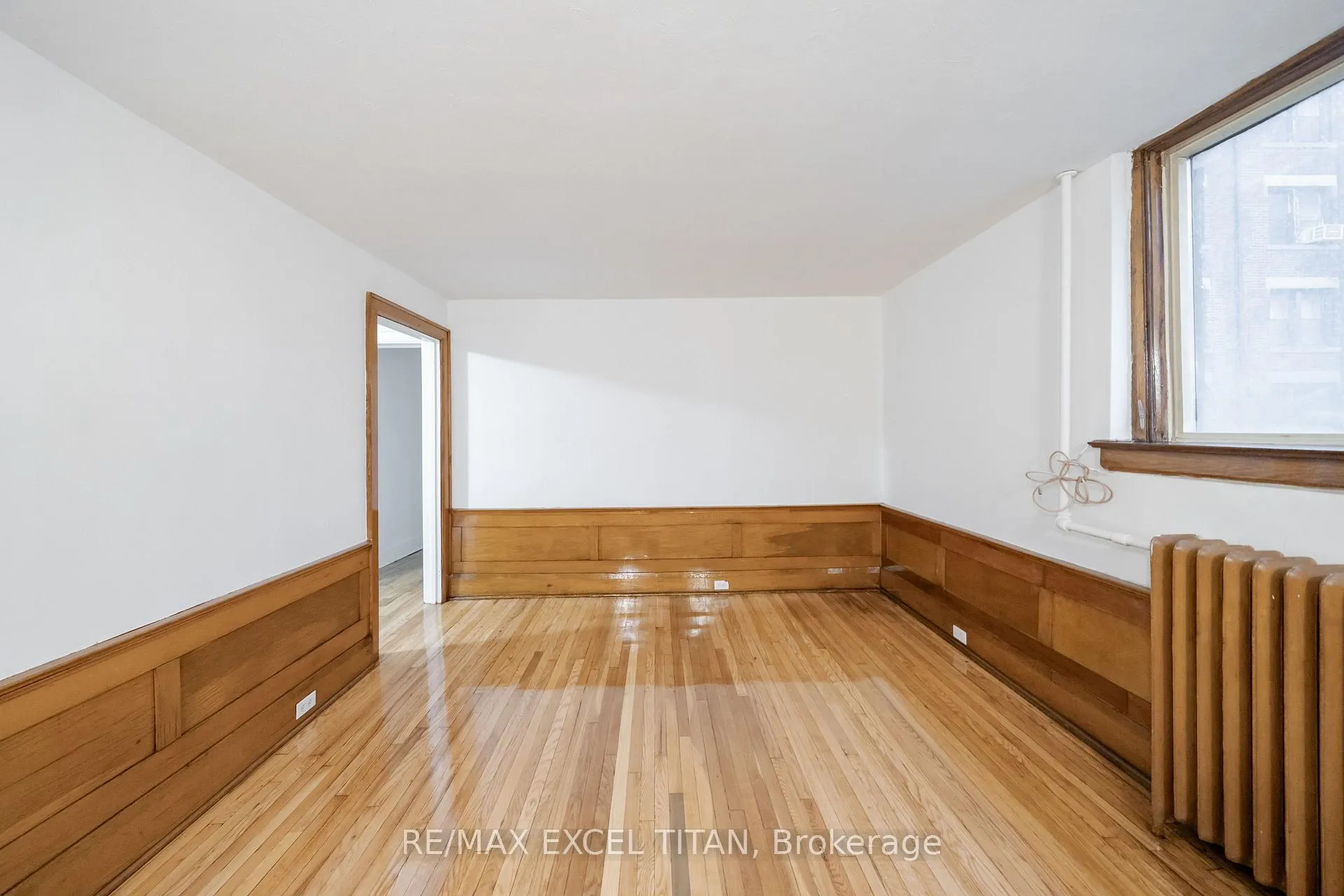 Photo 3 of Unit 80, 10 Kingston Road, Toronto, Woodbine Corridor — HOMEH