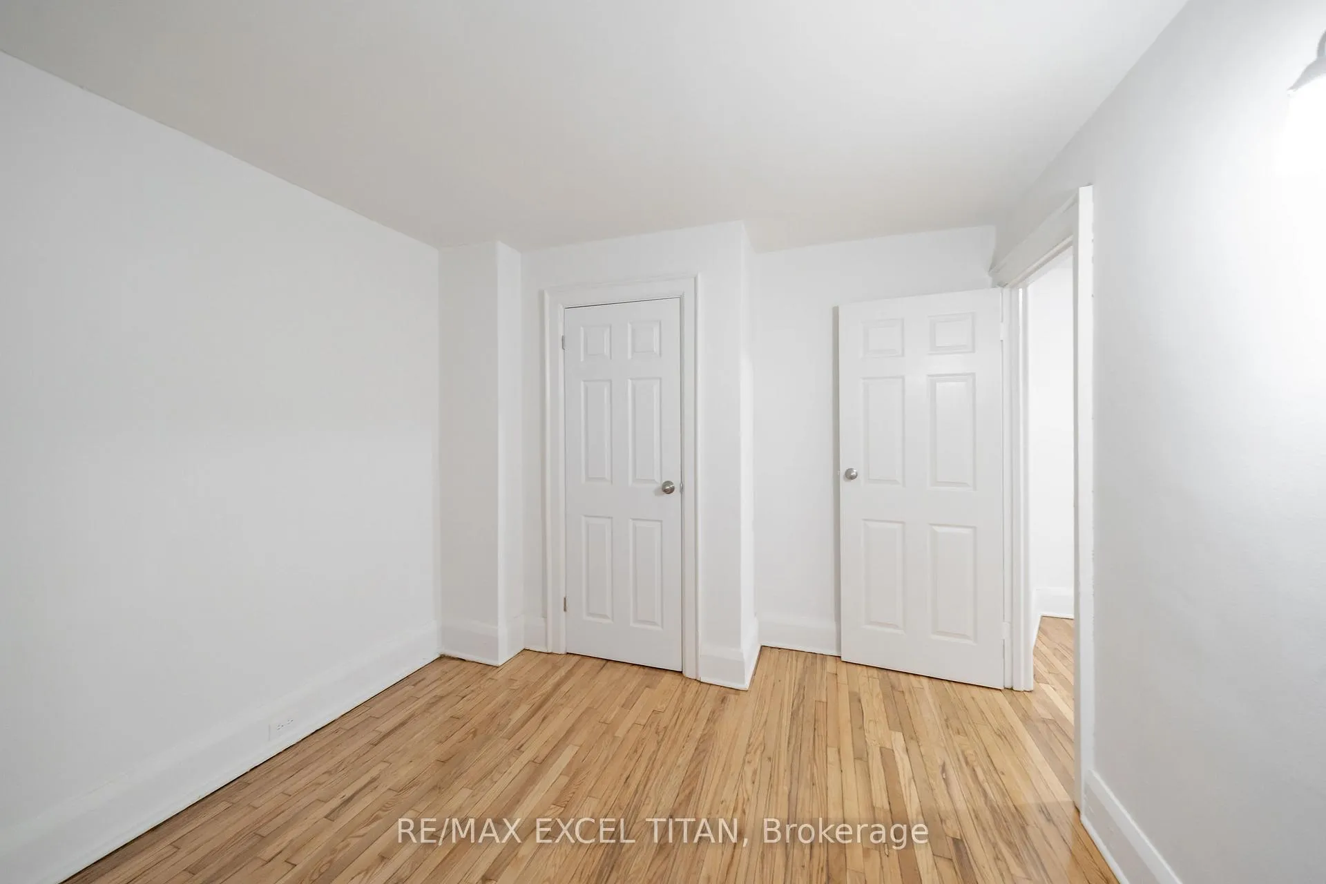 Photo 5 of Unit 80, 10 Kingston Road, Toronto, Woodbine Corridor — HOMEH