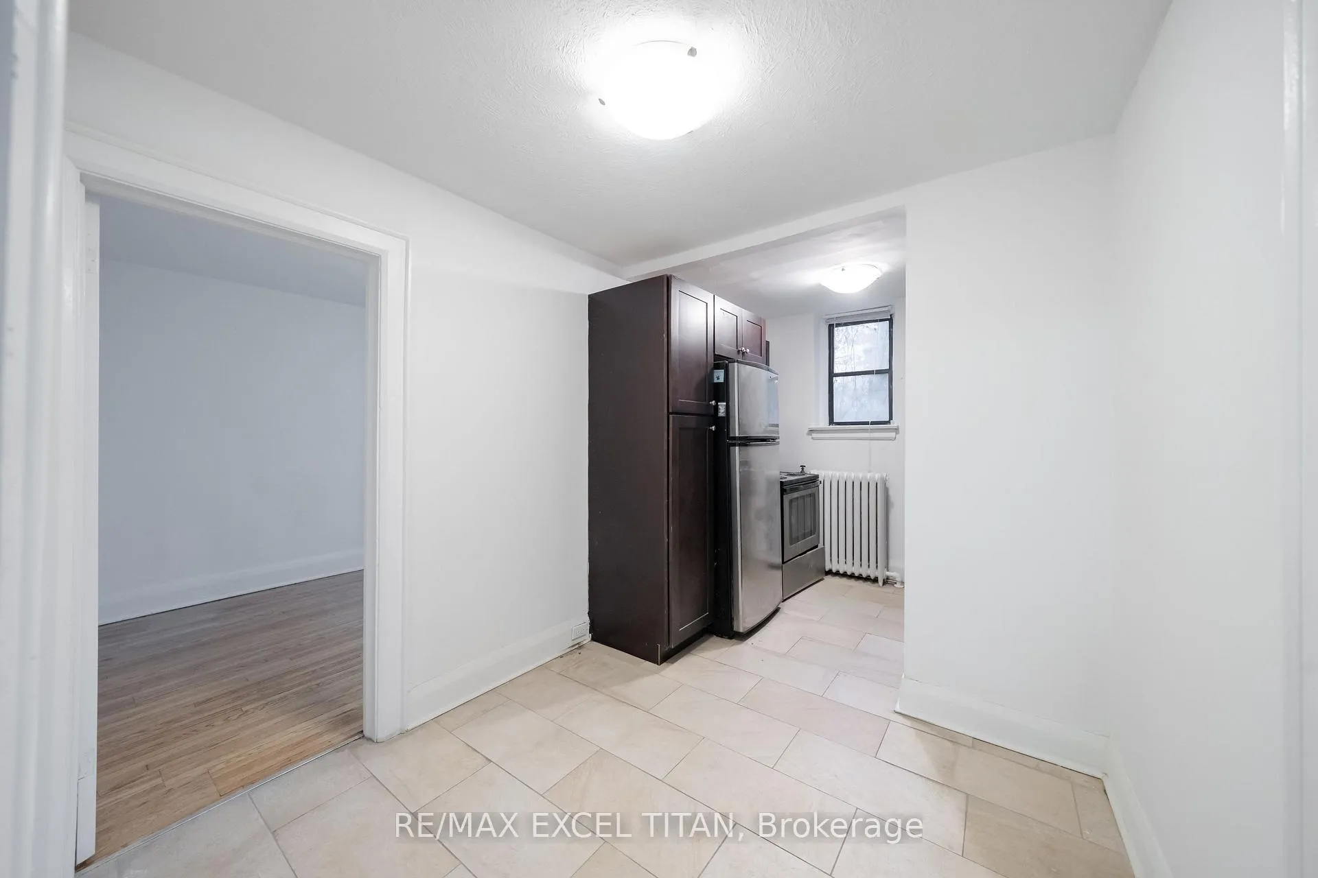 Photo 7 of Unit 9, 2 Kingston Road, Toronto, Woodbine Corridor — HOMEH