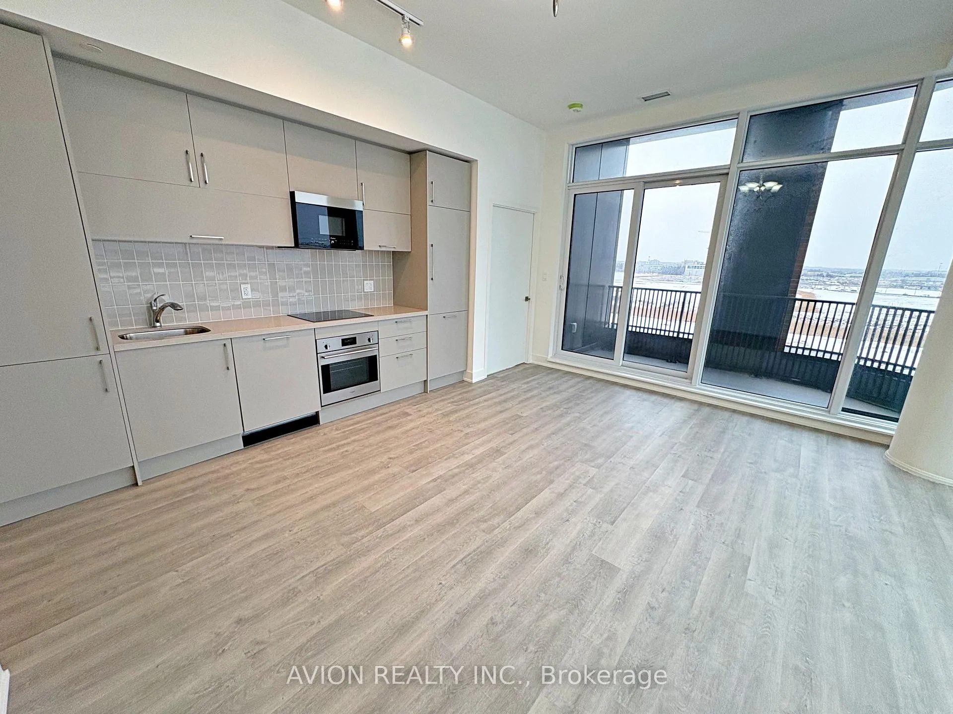 Photo 3 of Unit 614, 38 Andre de Grasse Street, Markham, Unionville — HOMEH