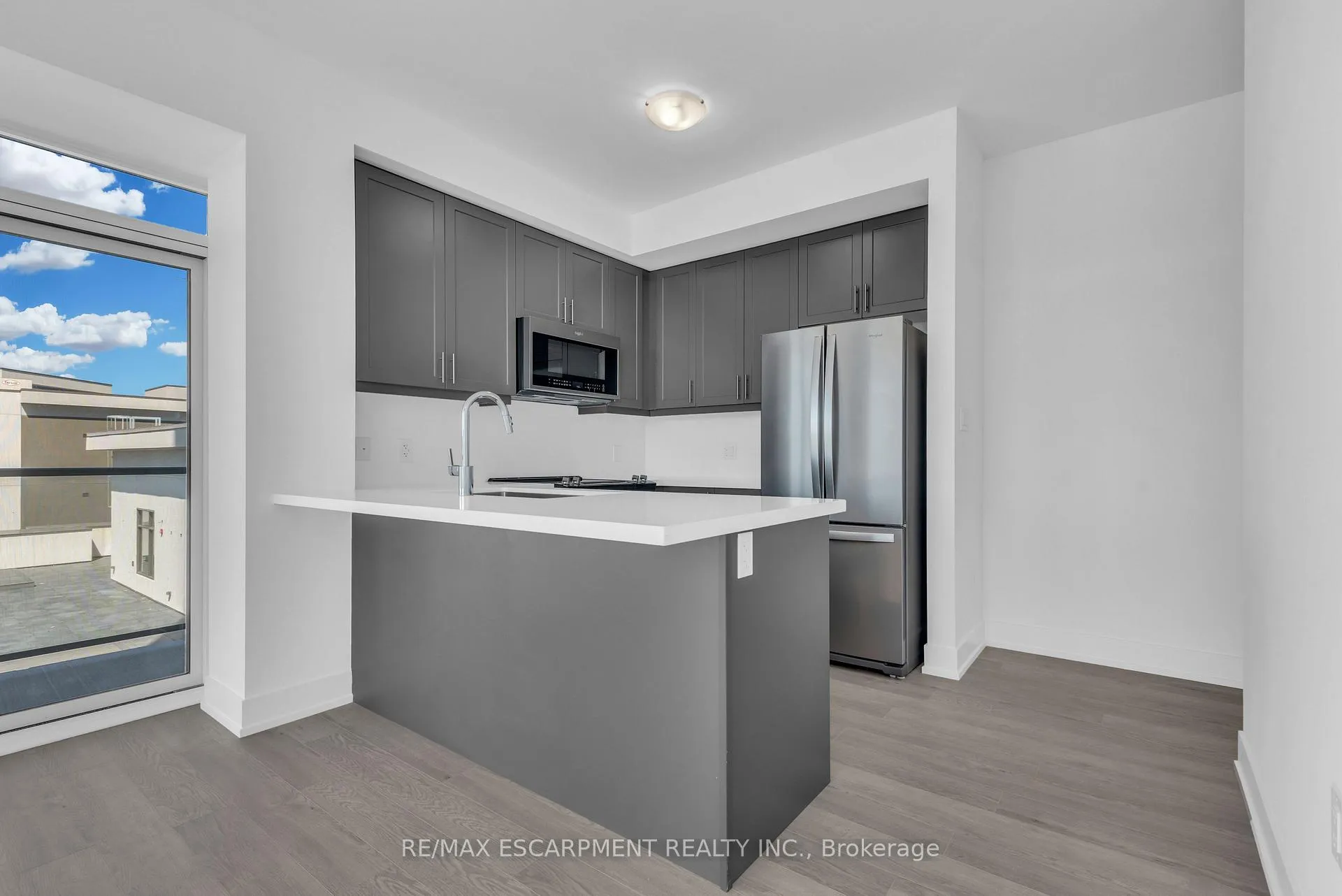 Photo 5 of Unit 605, 470 Dundas Street, Hamilton, Waterdown — HOMEH