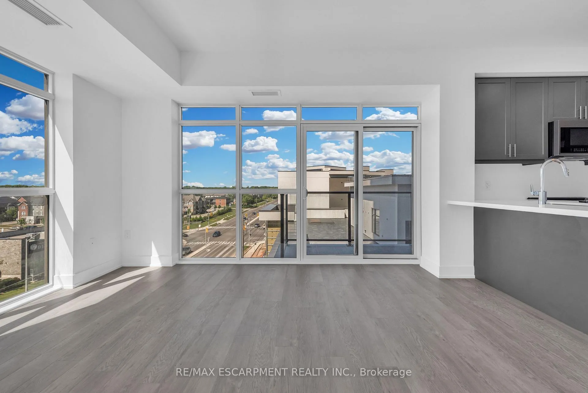 Photo 10 of Unit 605, 470 Dundas Street, Hamilton, Waterdown — HOMEH