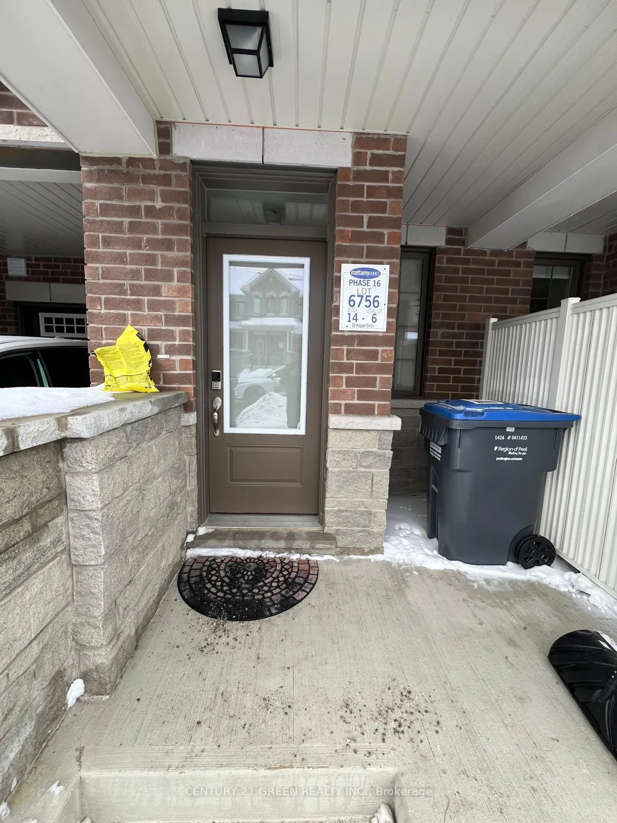 Photo 2 of 39 Keppel Circle, Brampton, Northwest Brampton — HOMEH