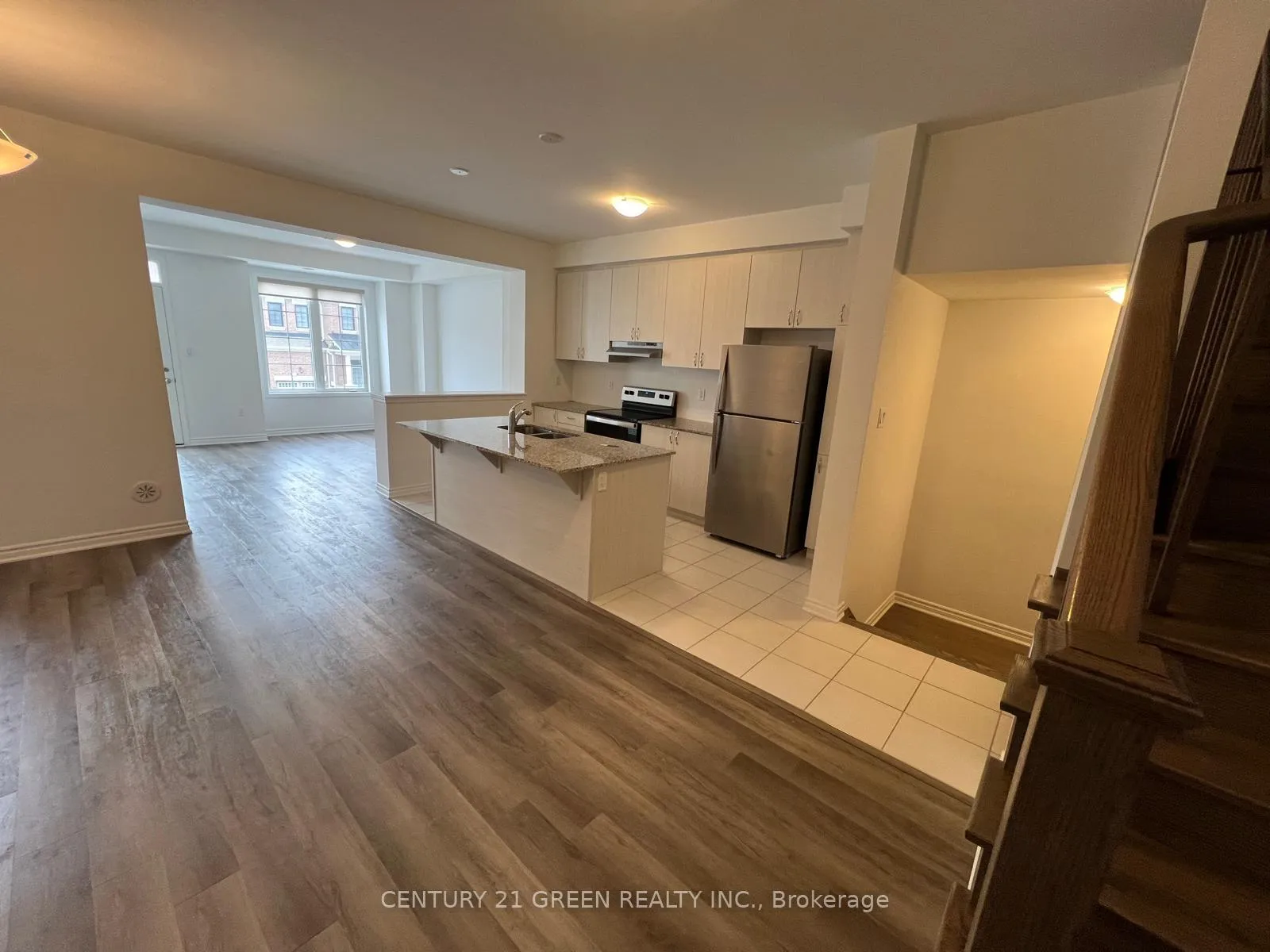 Photo 9 of 39 Keppel Circle, Brampton, Northwest Brampton — HOMEH
