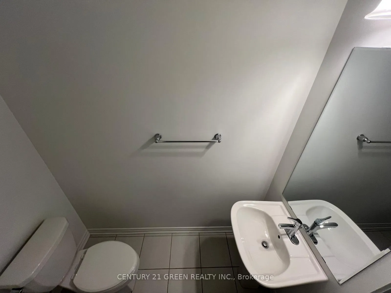 Photo 10 of 39 Keppel Circle, Brampton, Northwest Brampton — HOMEH