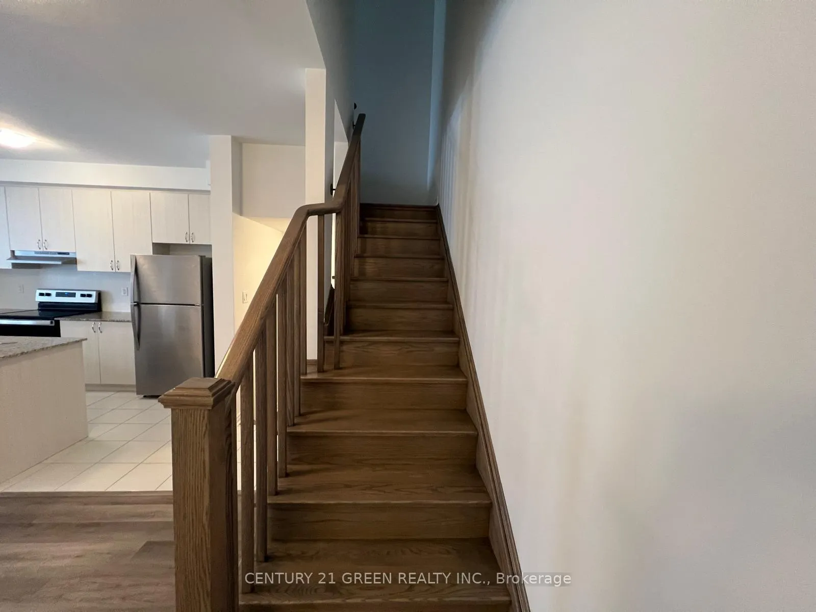 Photo 11 of 39 Keppel Circle, Brampton, Northwest Brampton — HOMEH