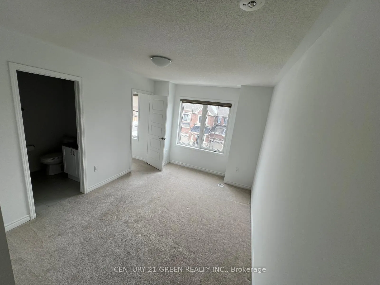 Photo 12 of 39 Keppel Circle, Brampton, Northwest Brampton — HOMEH