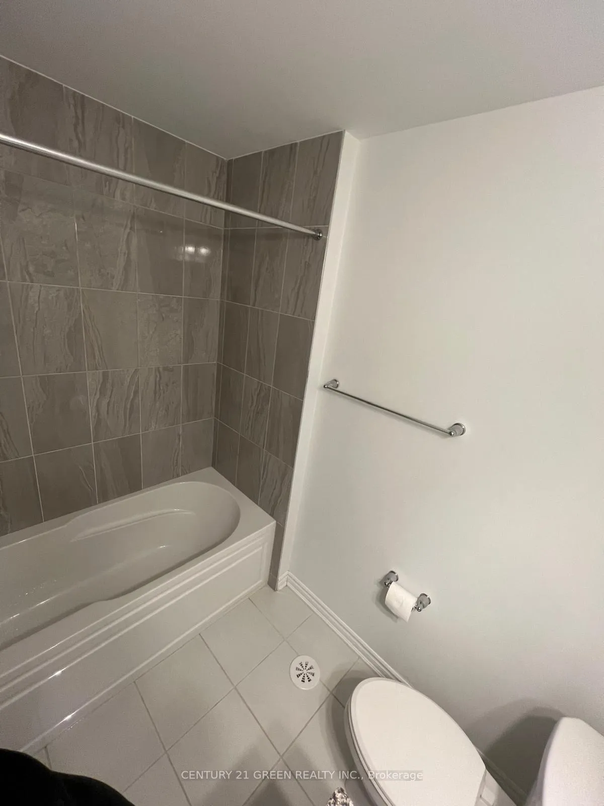 Photo 15 of 39 Keppel Circle, Brampton, Northwest Brampton — HOMEH