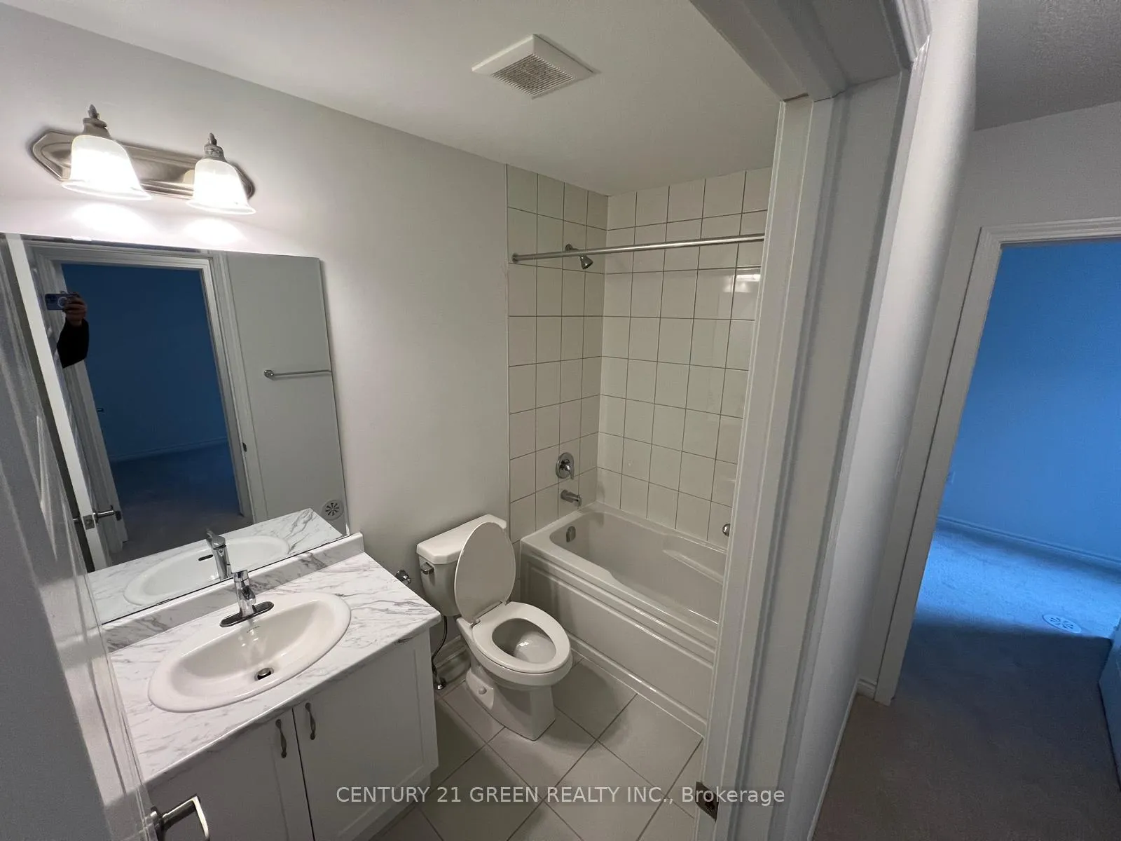 Photo 18 of 39 Keppel Circle, Brampton, Northwest Brampton — HOMEH