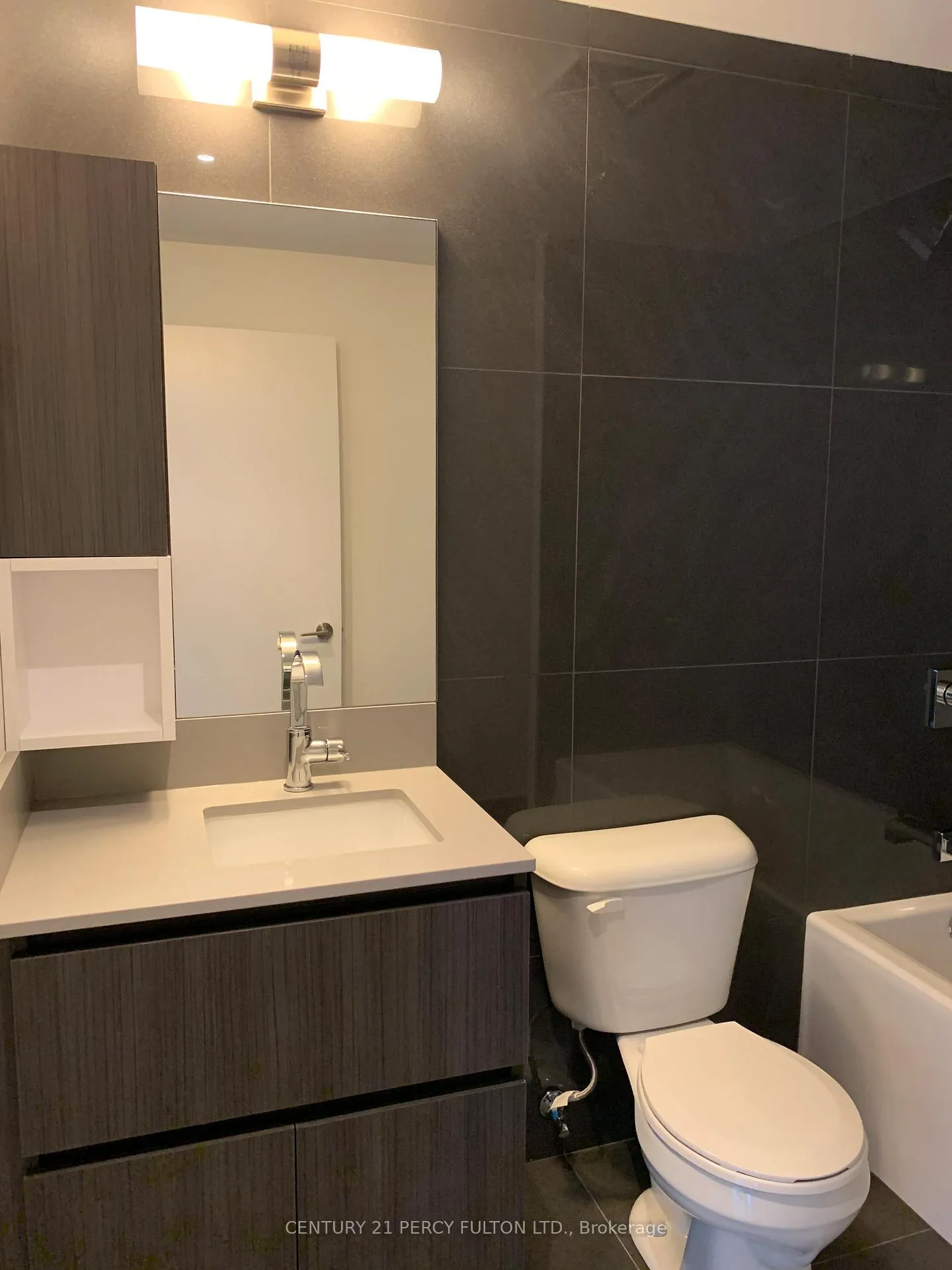 Photo 10 of Unit 818, 15 Baseball Place, Toronto, South Riverdale — HOMEH