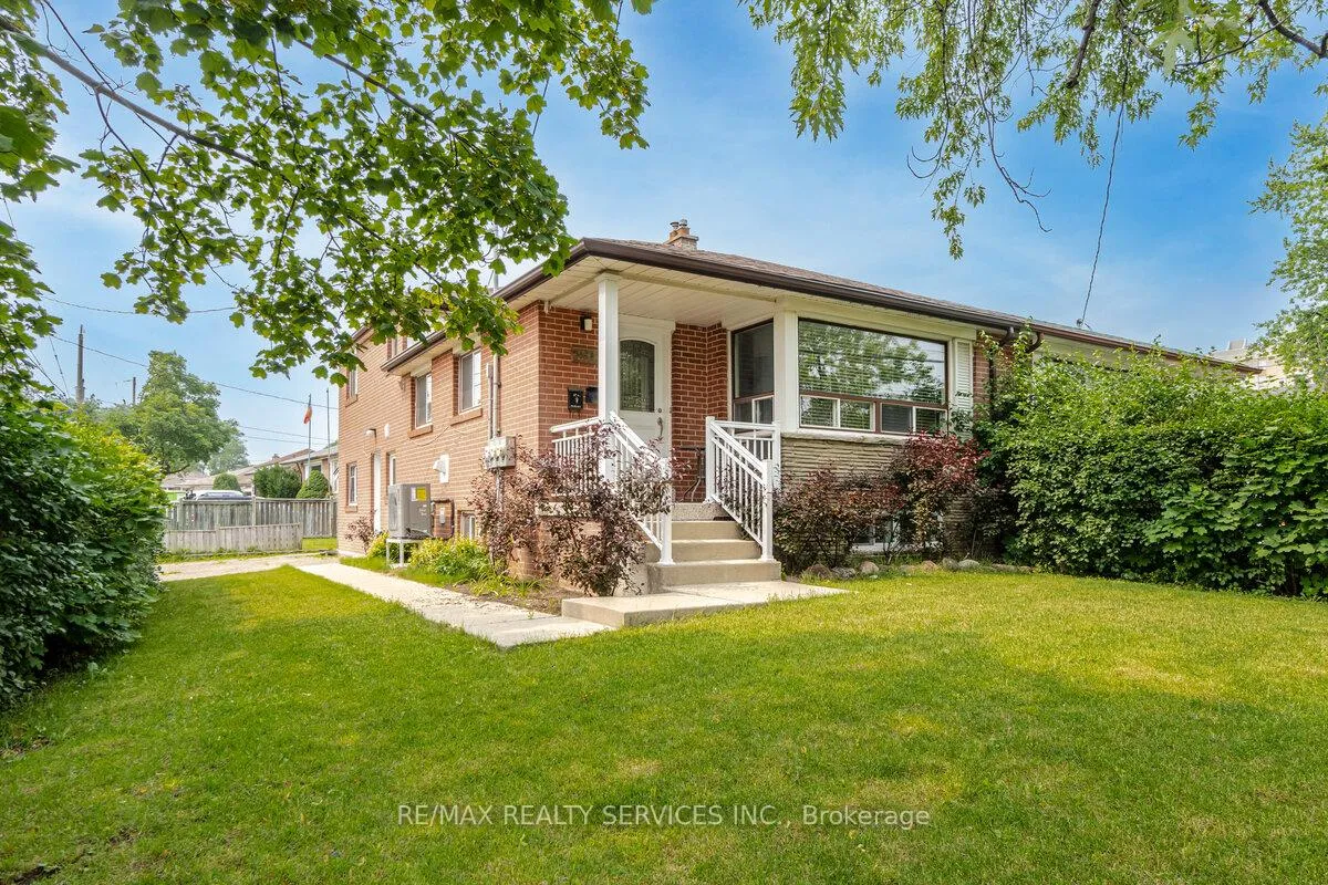 Photo 2 of 156 Vodden Street E, Brampton, Brampton North — HOMEH