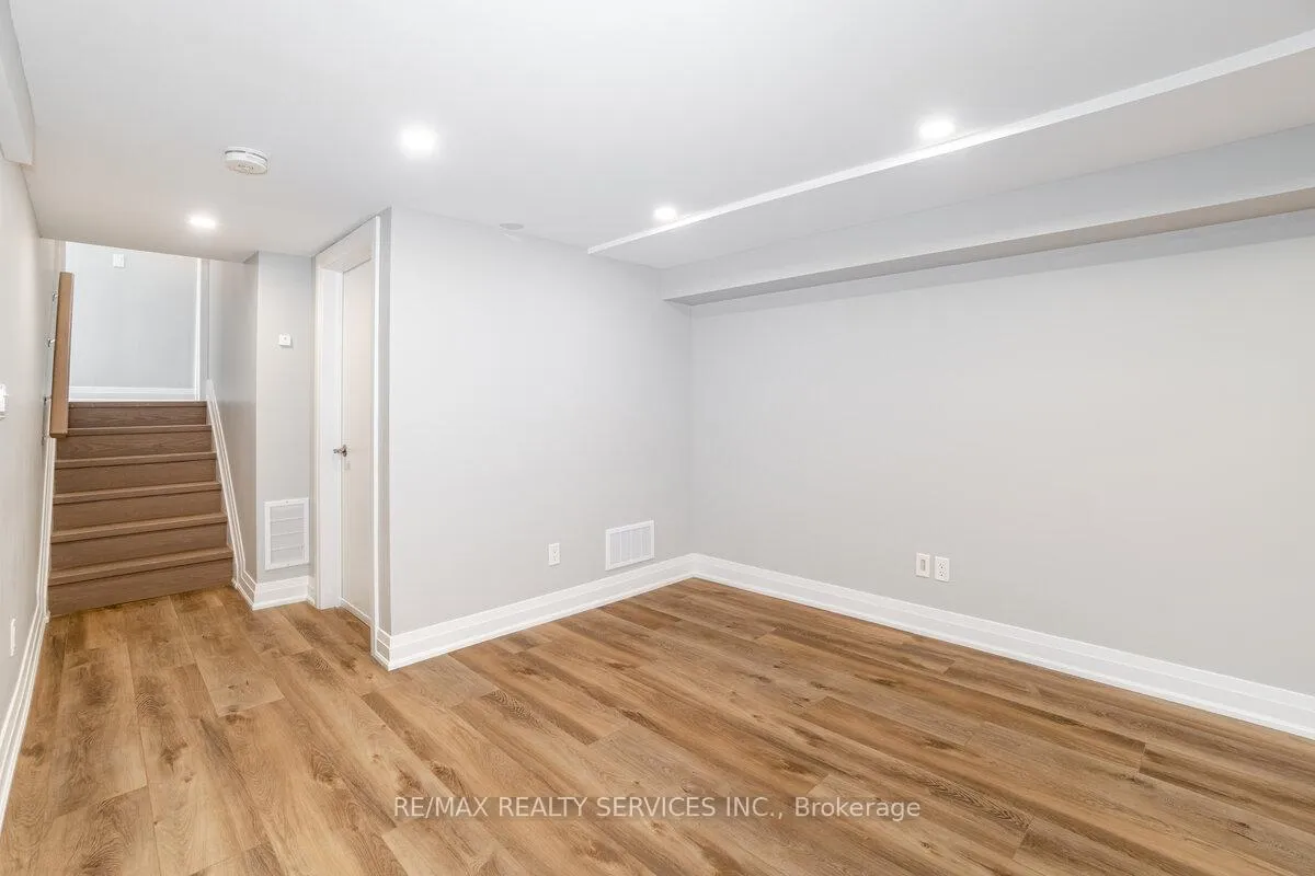 Photo 16 of 156 Vodden Street E, Brampton, Brampton North — HOMEH