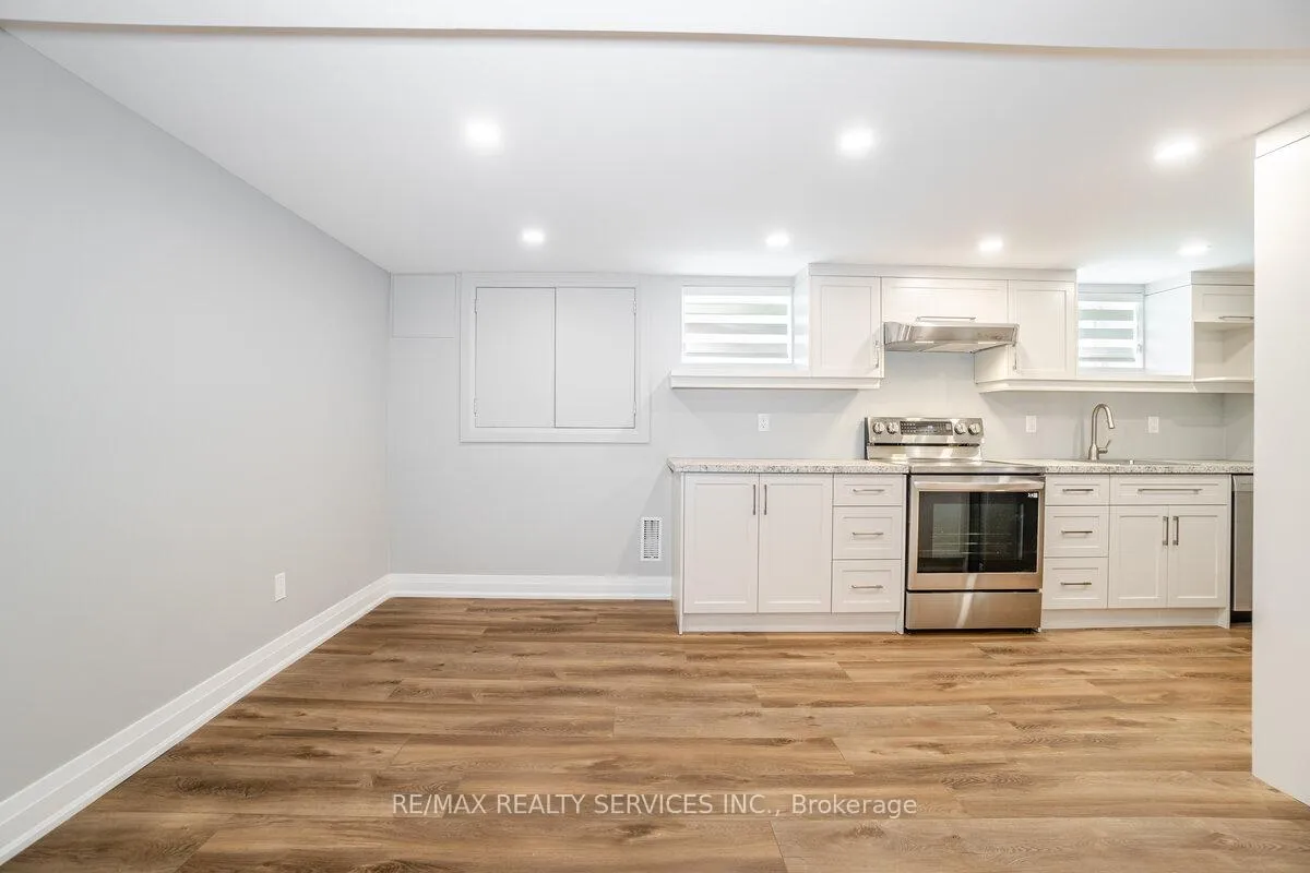 Photo 22 of 156 Vodden Street E, Brampton, Brampton North — HOMEH