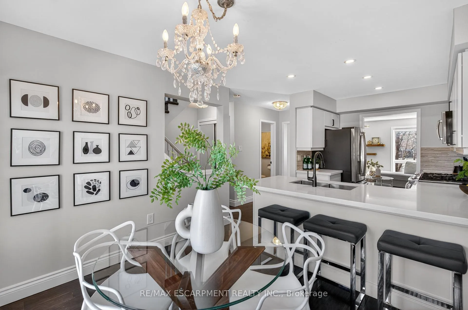 Photo 6 of 5135 Dryden Avenue, Burlington, Orchard — HOMEH