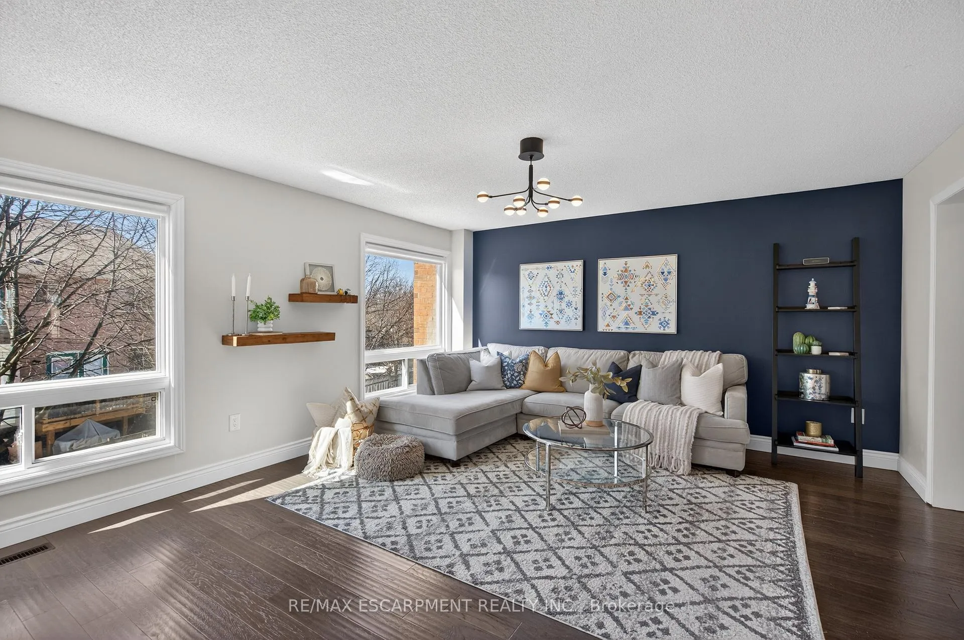 Photo 8 of 5135 Dryden Avenue, Burlington, Orchard — HOMEH