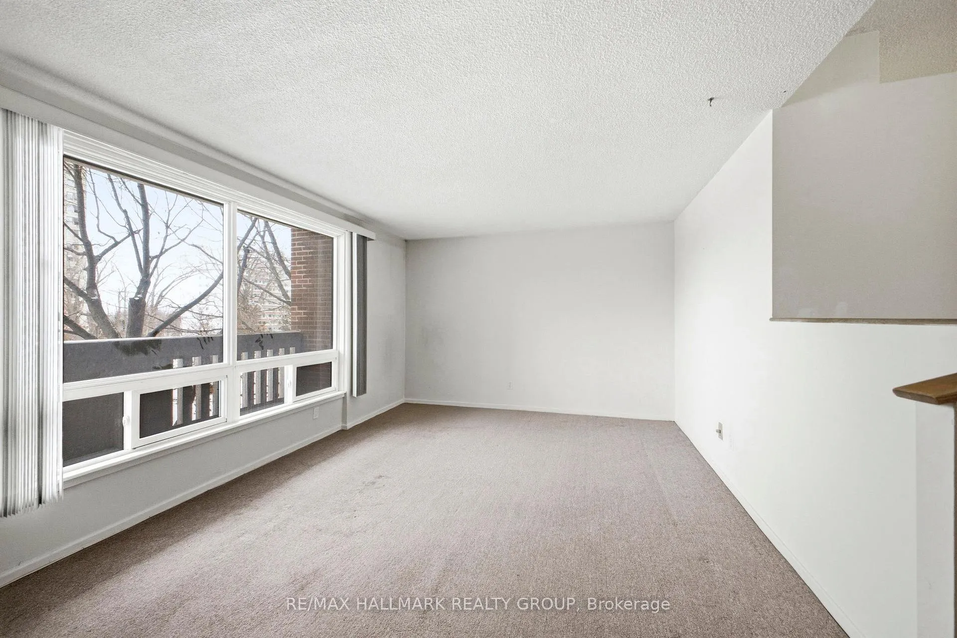 Photo 4 of Unit 315, 1100 Ambleside Drive, Ottawa, Woodroffe — HOMEH
