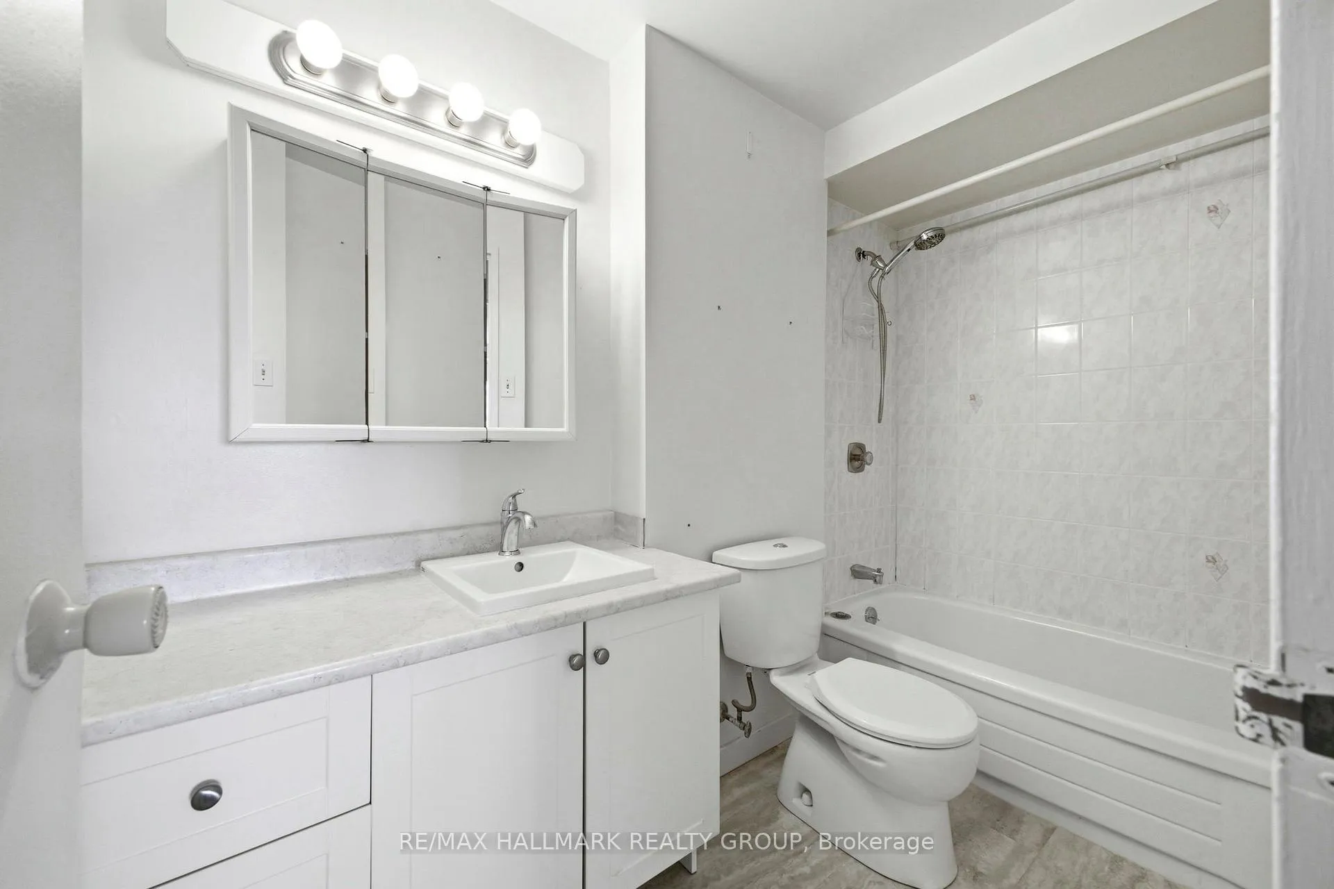 Photo 22 of Unit 315, 1100 Ambleside Drive, Ottawa, Woodroffe — HOMEH