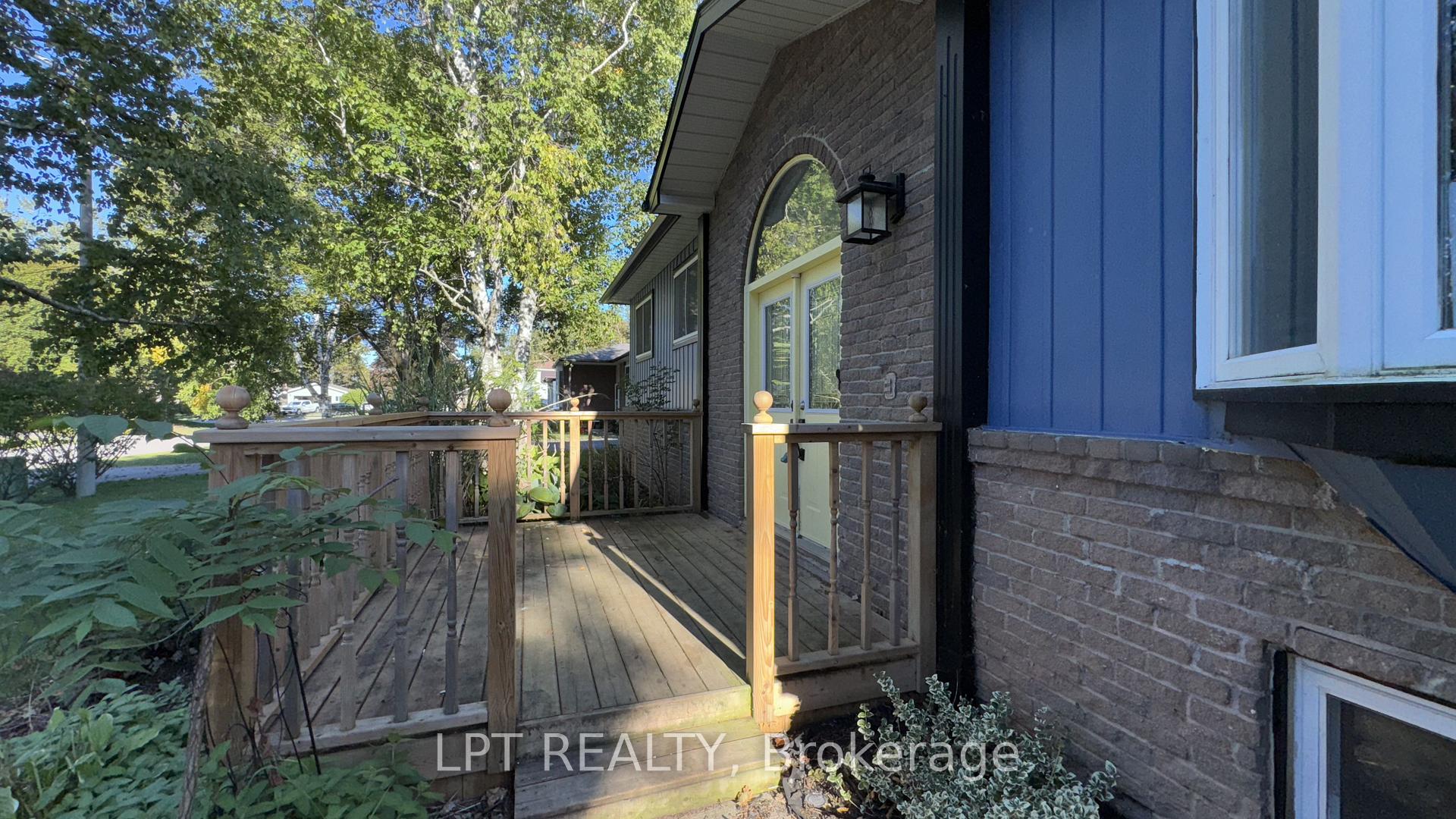 Photo 2 of 209 Sunset Crescent, Innisfil, Stroud — HOMEH