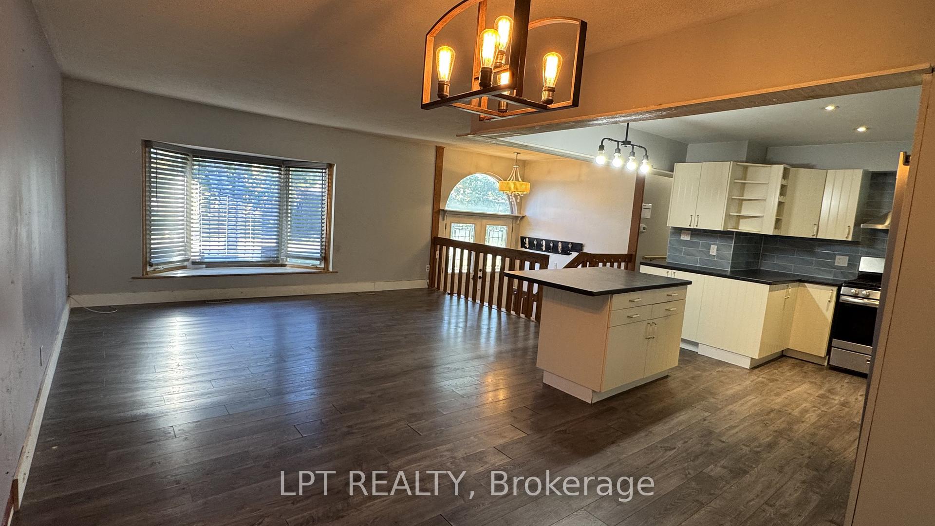 Photo 6 of 209 Sunset Crescent, Innisfil, Stroud — HOMEH