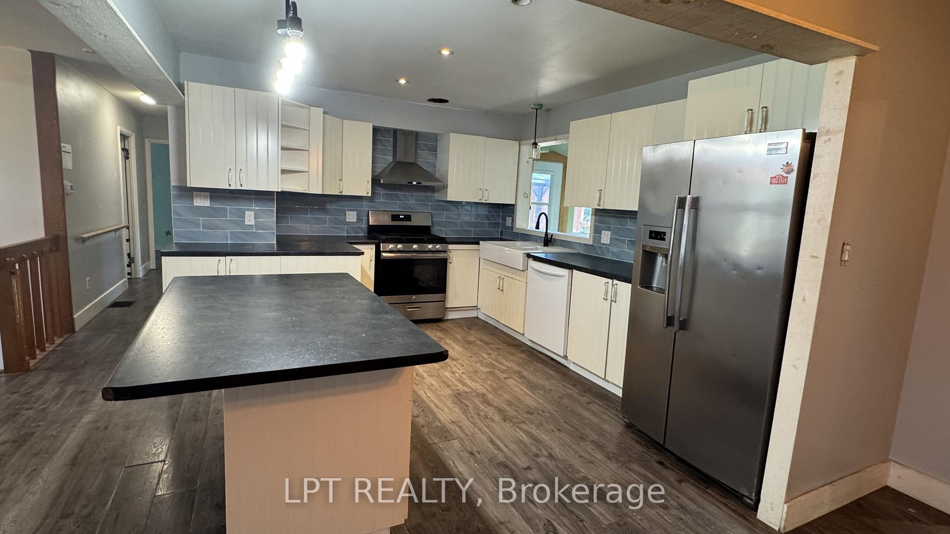 Photo 7 of 209 Sunset Crescent, Innisfil, Stroud — HOMEH