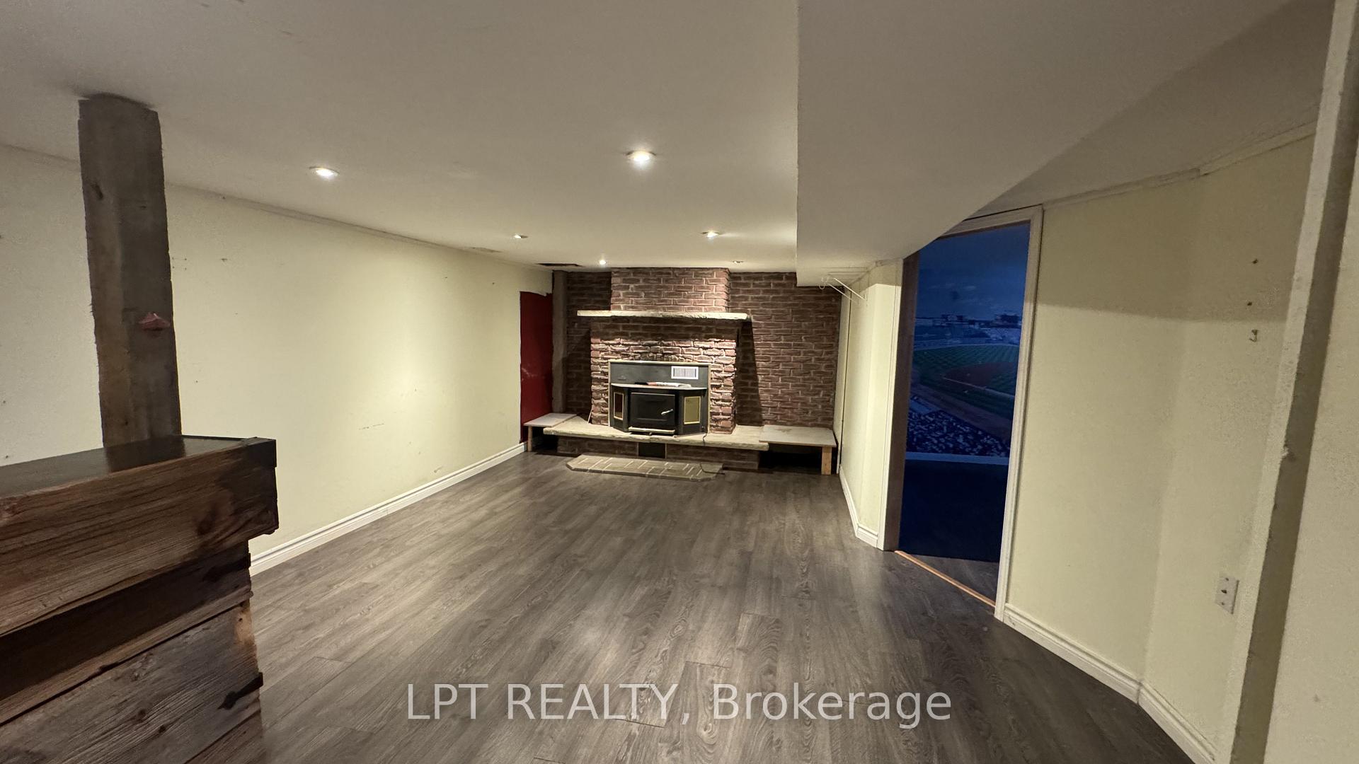 Photo 14 of 209 Sunset Crescent, Innisfil, Stroud — HOMEH