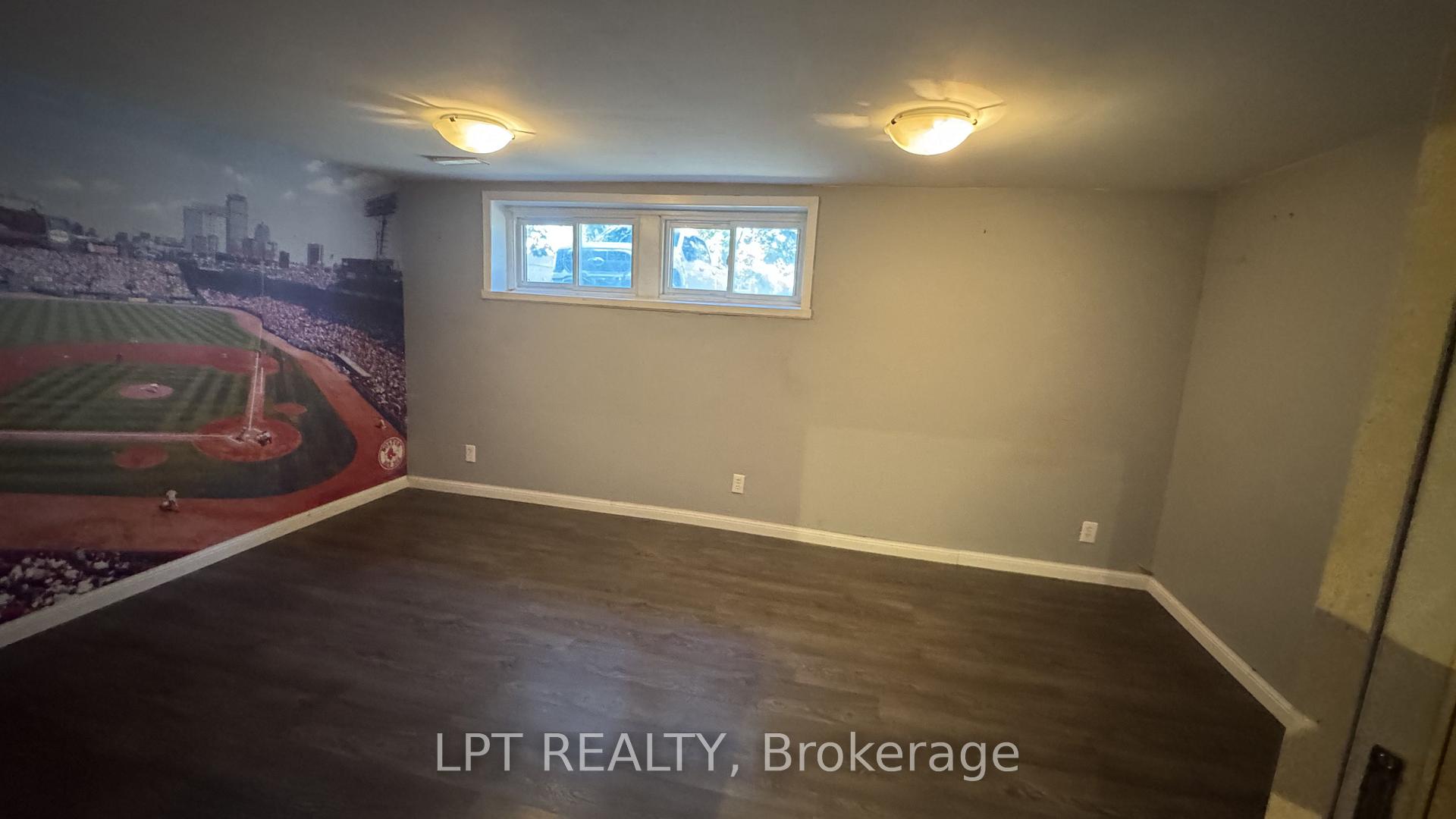 Photo 15 of 209 Sunset Crescent, Innisfil, Stroud — HOMEH