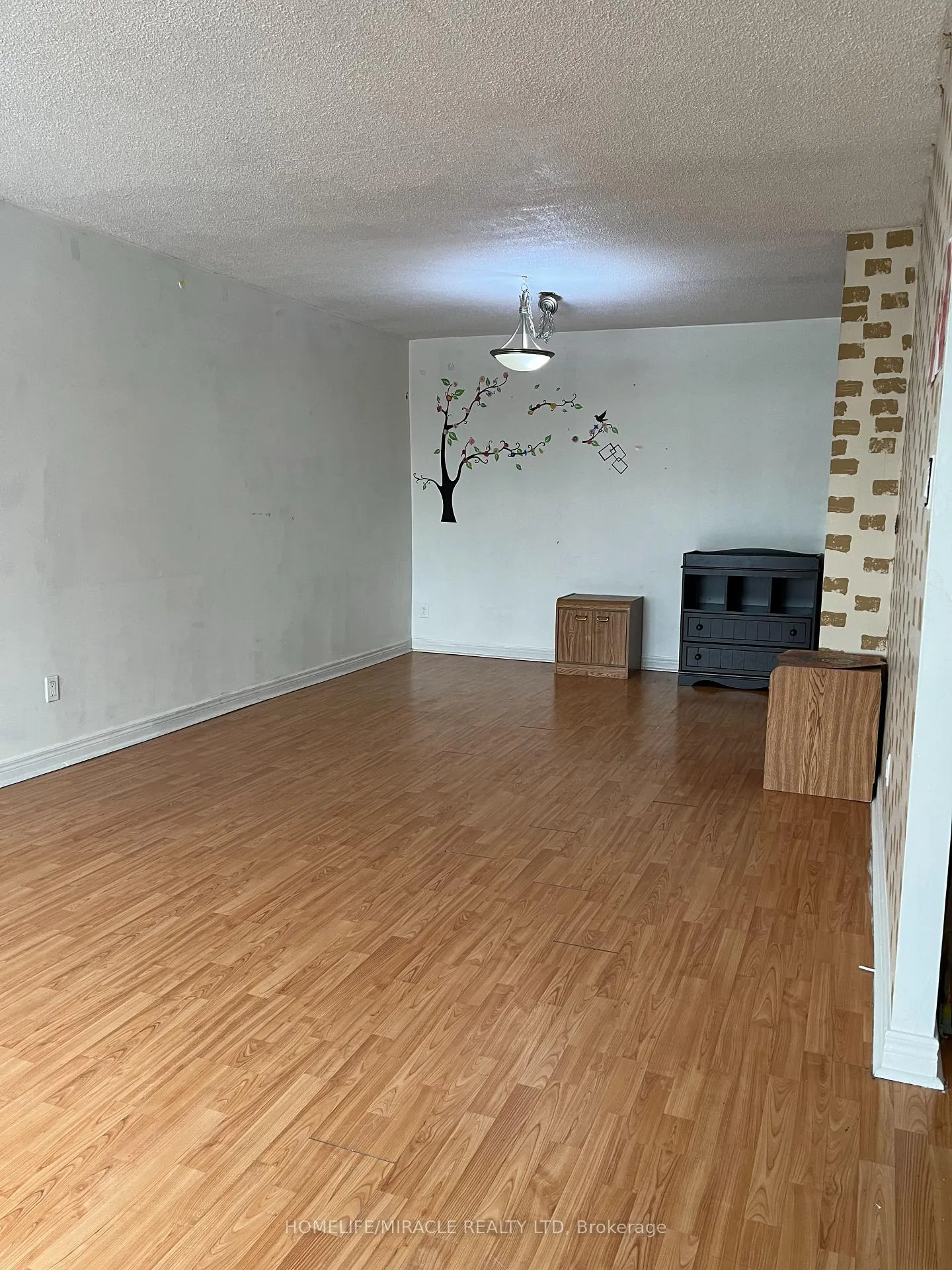 Photo 2 of 61 Greenbriar Road, Brampton, Northgate — HOMEH