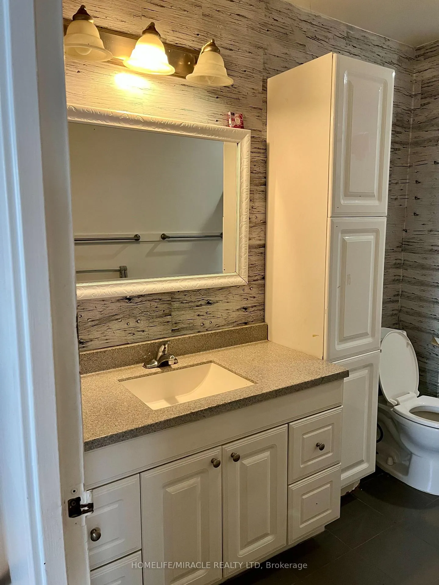 Photo 11 of 61 Greenbriar Road, Brampton, Northgate — HOMEH