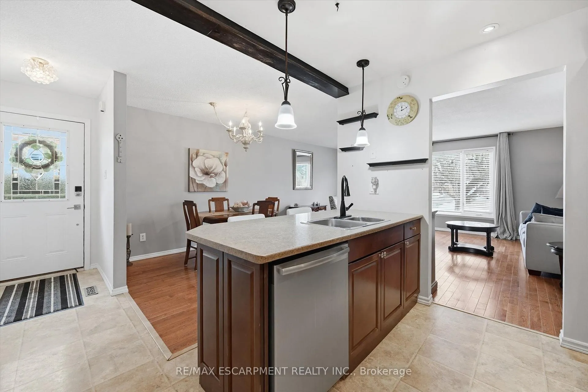 Photo 9 of 2223 Manchester Drive, Burlington, Brant Hills — HOMEH