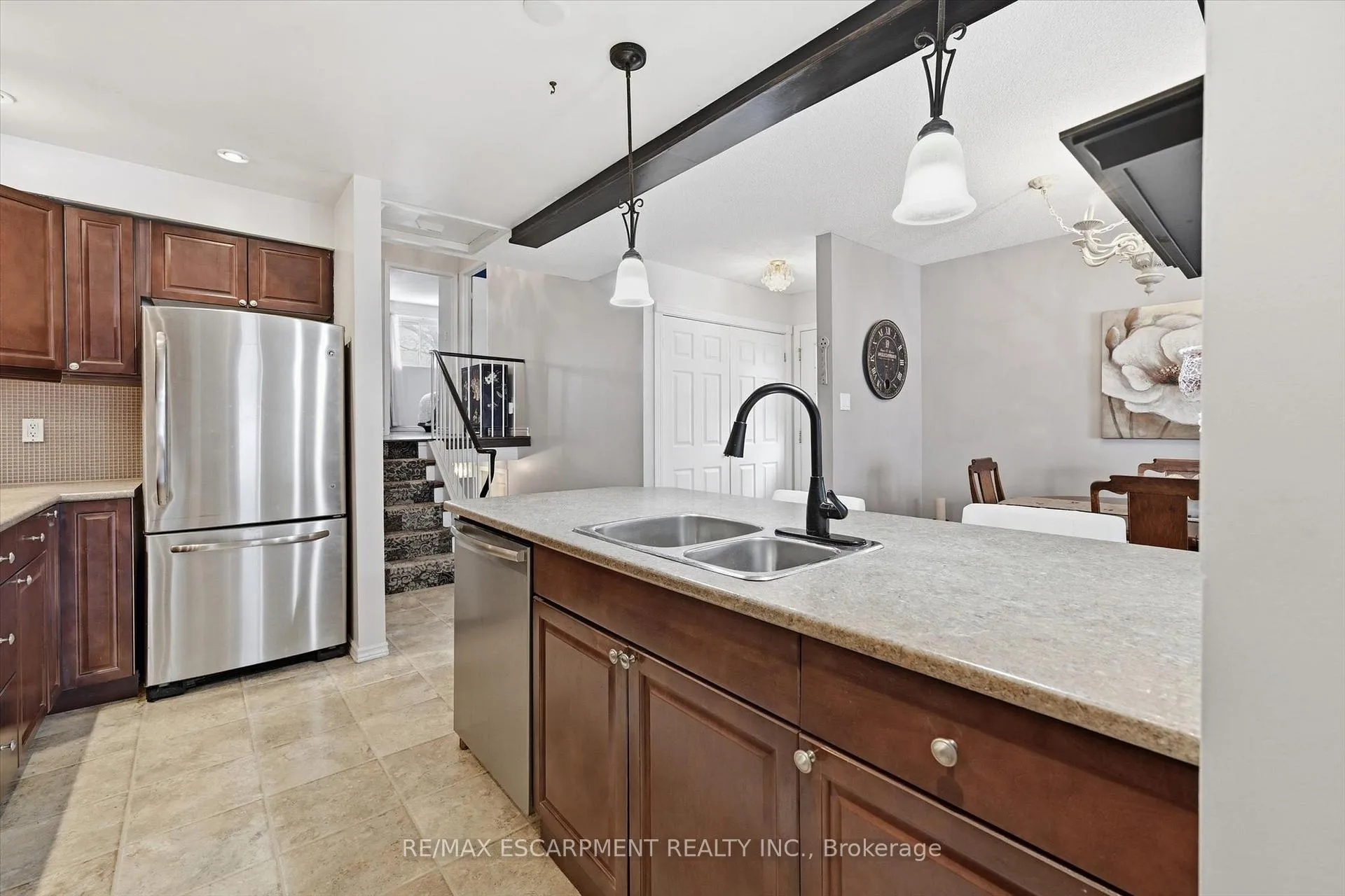 Photo 11 of 2223 Manchester Drive, Burlington, Brant Hills — HOMEH