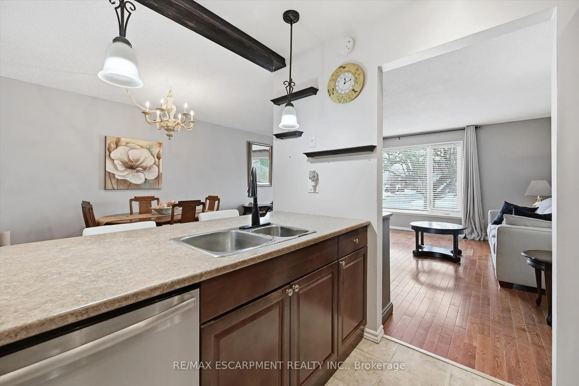 Photo 14 of 2223 Manchester Drive, Burlington, Brant Hills — HOMEH