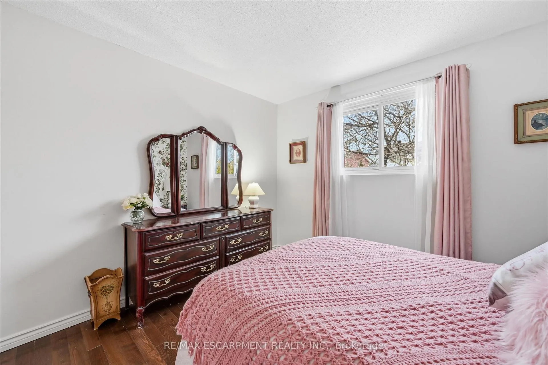 Photo 32 of 2223 Manchester Drive, Burlington, Brant Hills — HOMEH