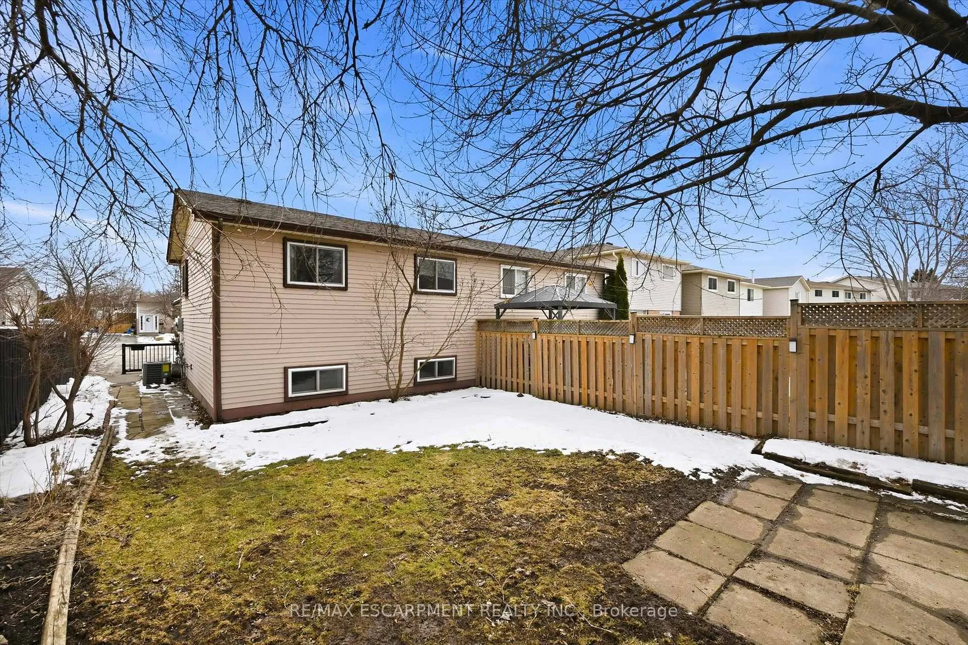 Photo 45 of 2223 Manchester Drive, Burlington, Brant Hills — HOMEH