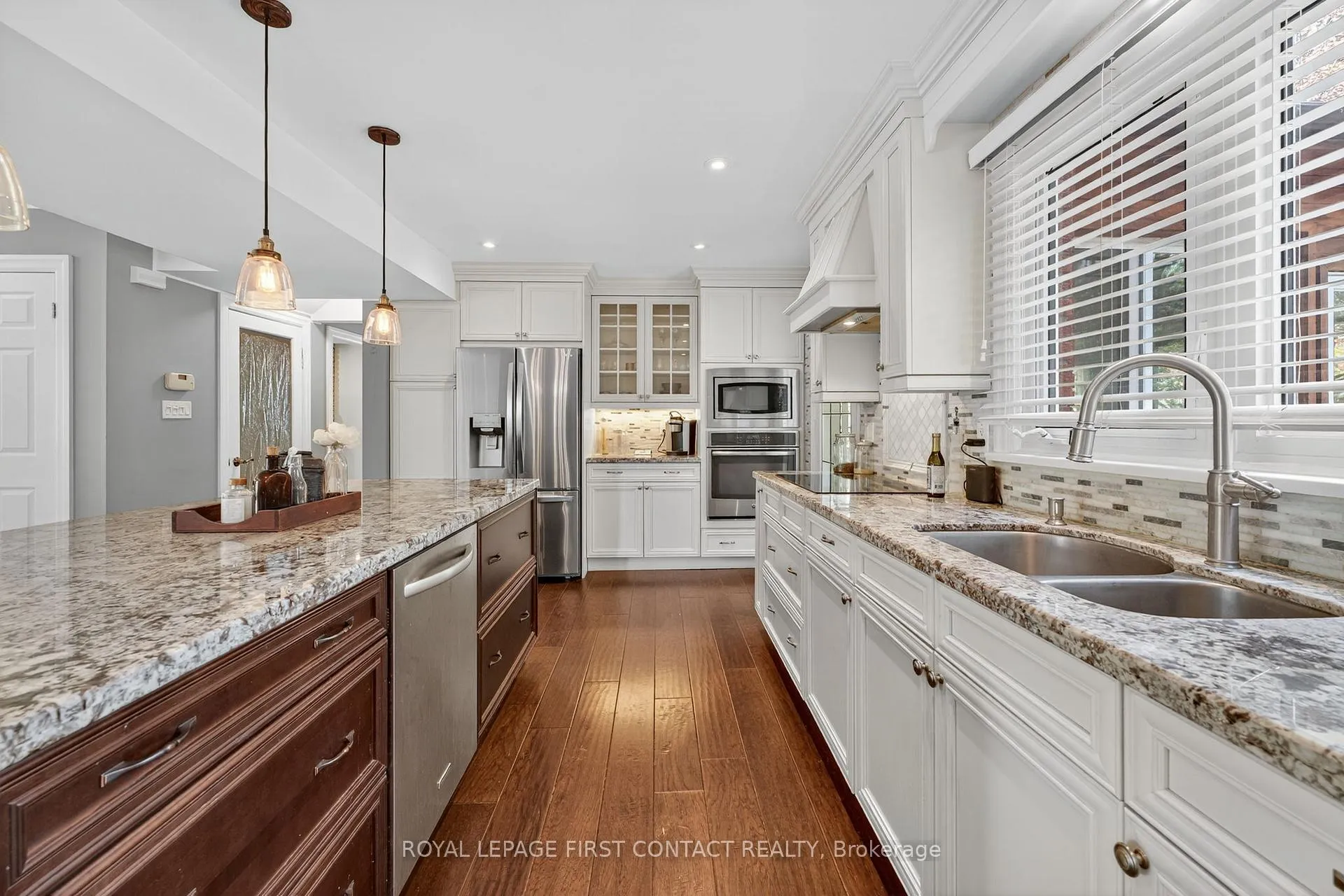 Photo 4 of 15 Rodney Street, Barrie, North Shore — HOMEH