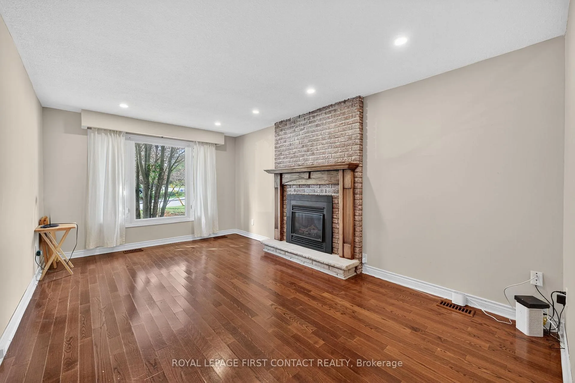 Photo 8 of 15 Rodney Street, Barrie, North Shore — HOMEH