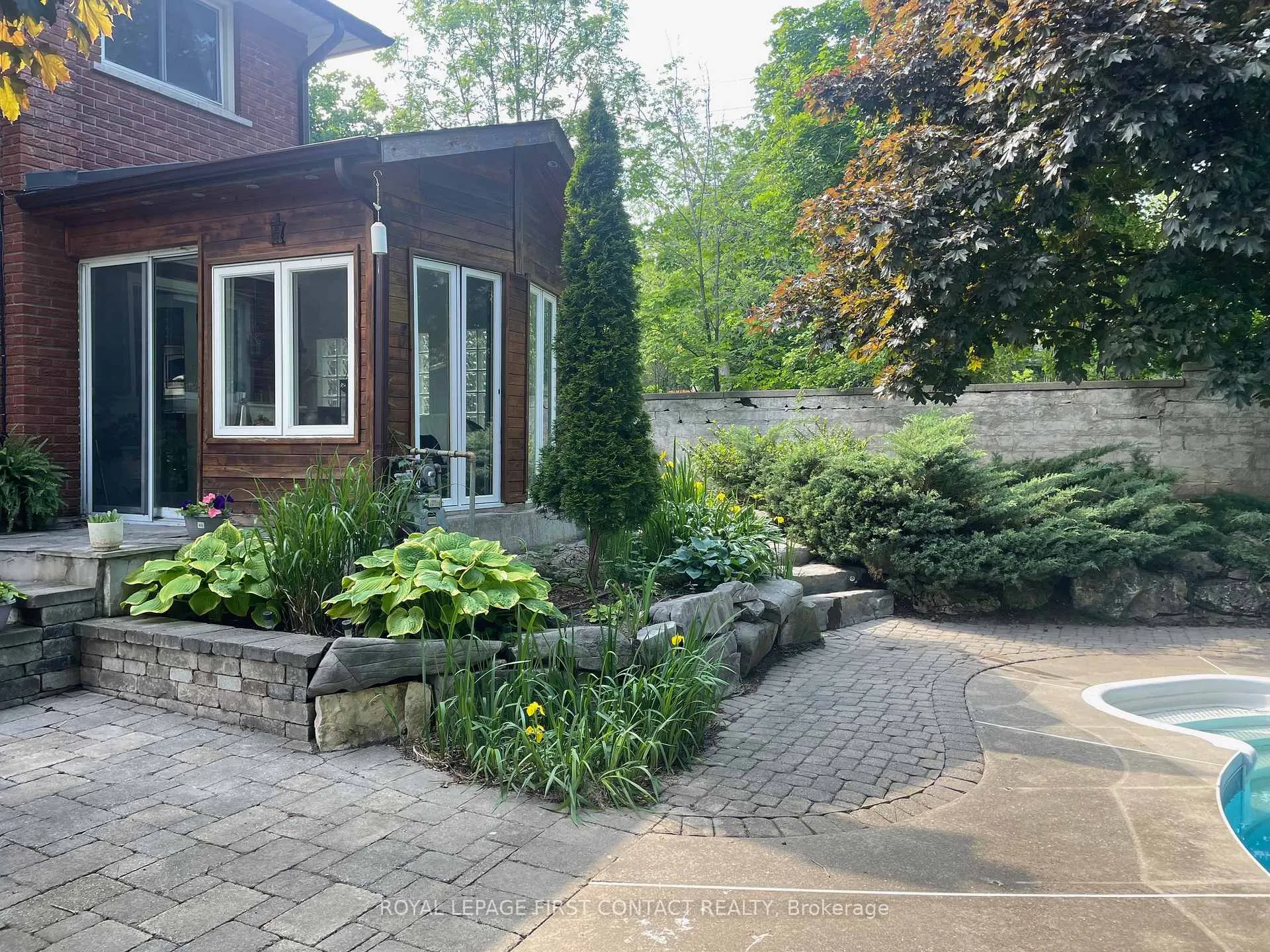 Photo 24 of 15 Rodney Street, Barrie, North Shore — HOMEH