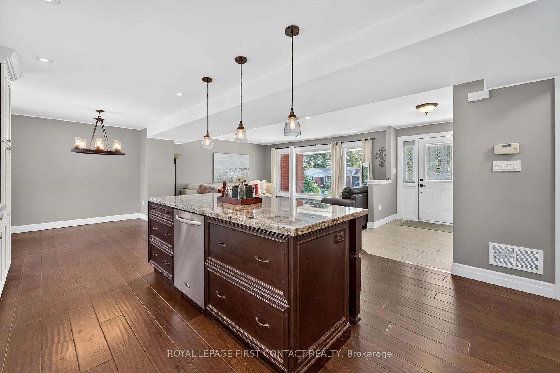 Photo 43 of 15 Rodney Street, Barrie, North Shore — HOMEH