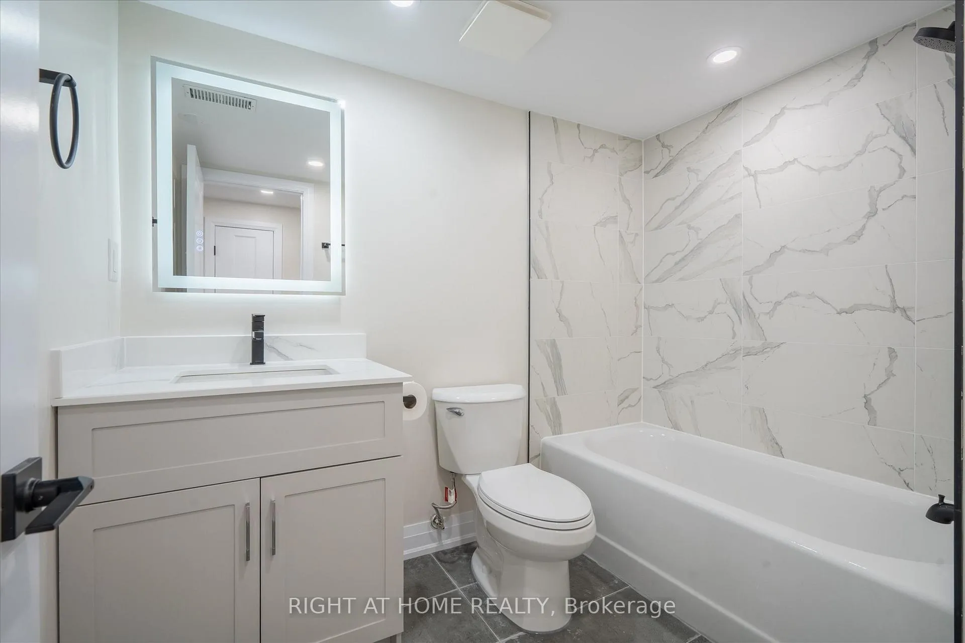 Photo 11 of 809 Helen Crescent, Pickering, Bay Ridges — HOMEH