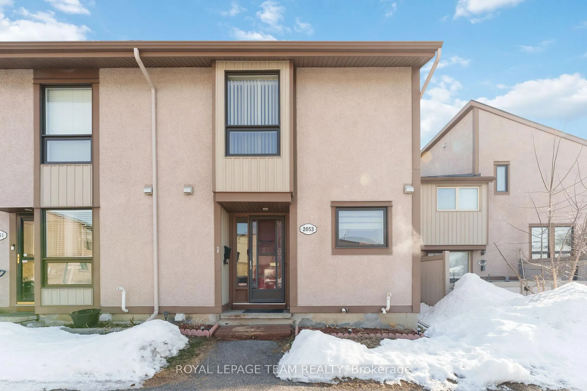 Photo 1 of Unit 22, 2053 Stonehenge Crescent, Ottawa, Pineview — HOMEH
