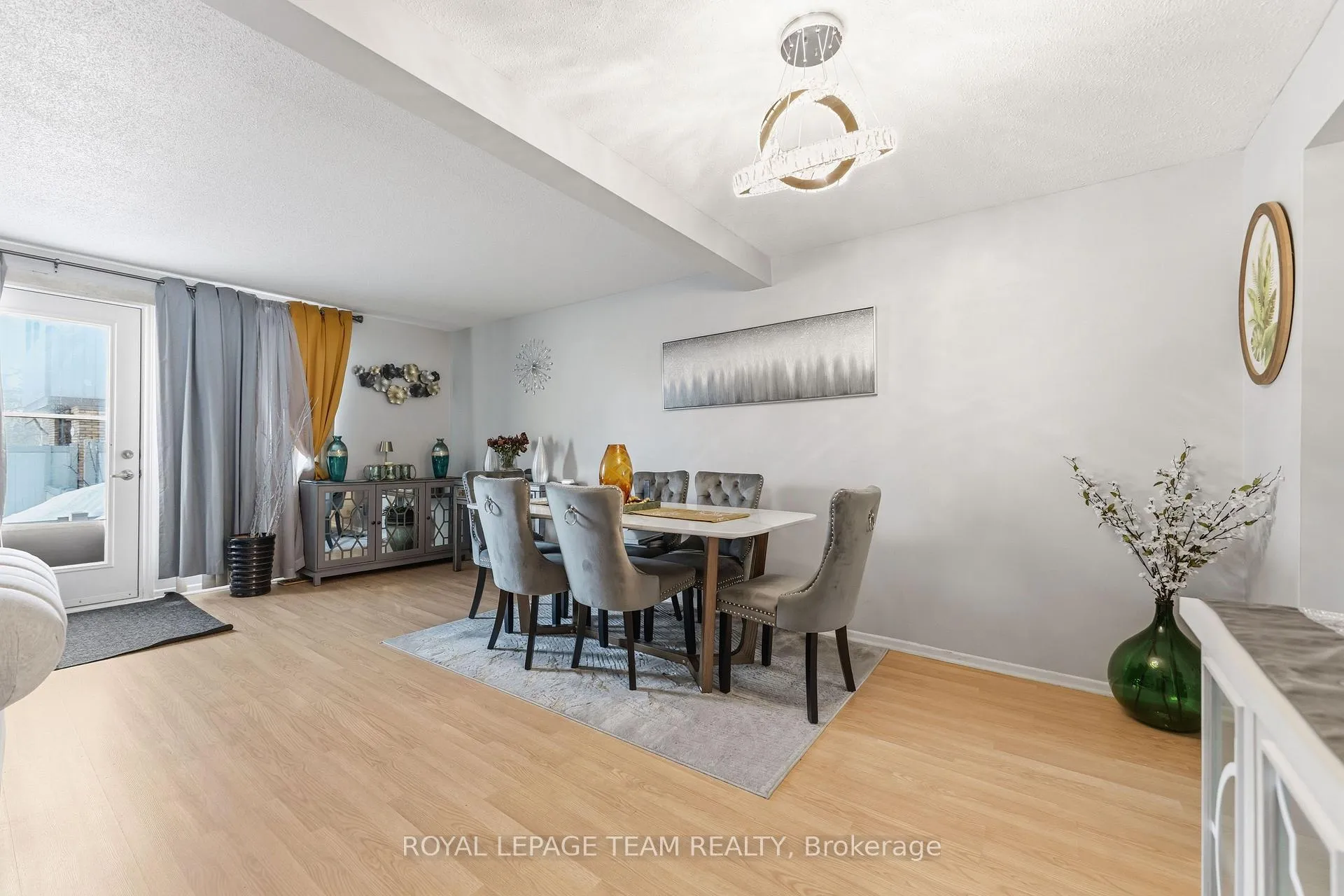 Photo 12 of Unit 22, 2053 Stonehenge Crescent, Ottawa, Pineview — HOMEH